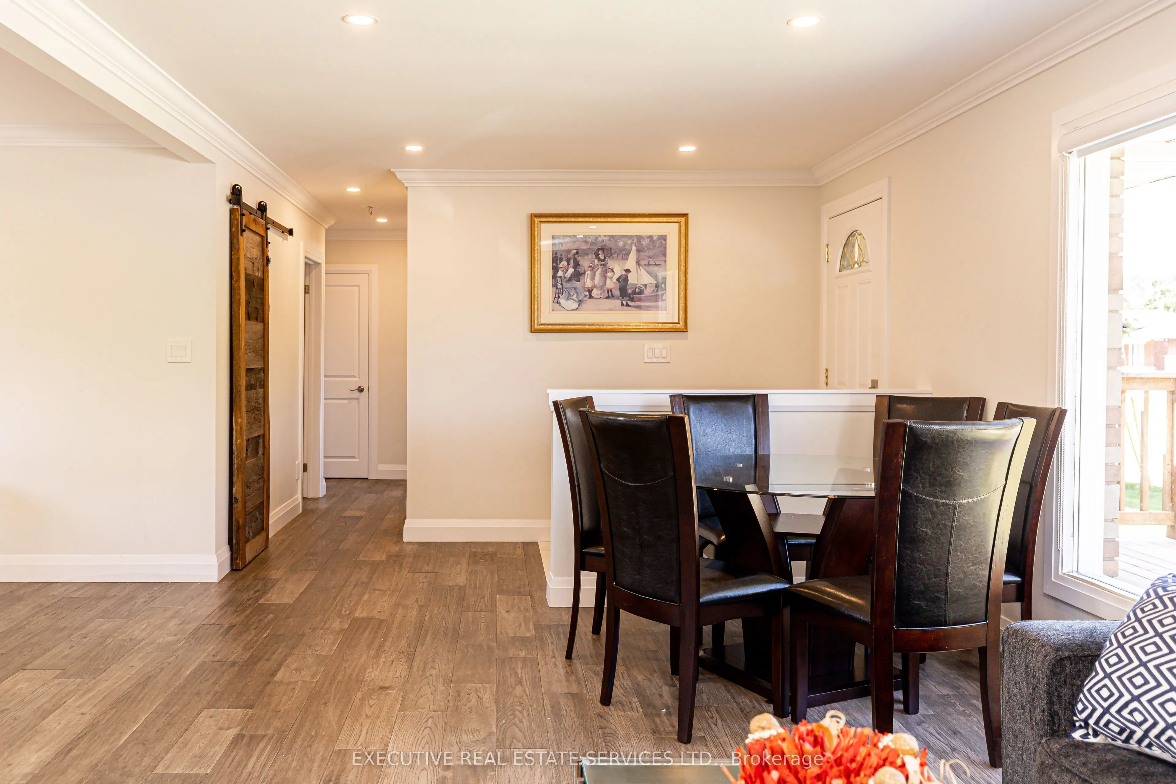 44 Woodsview Avenue