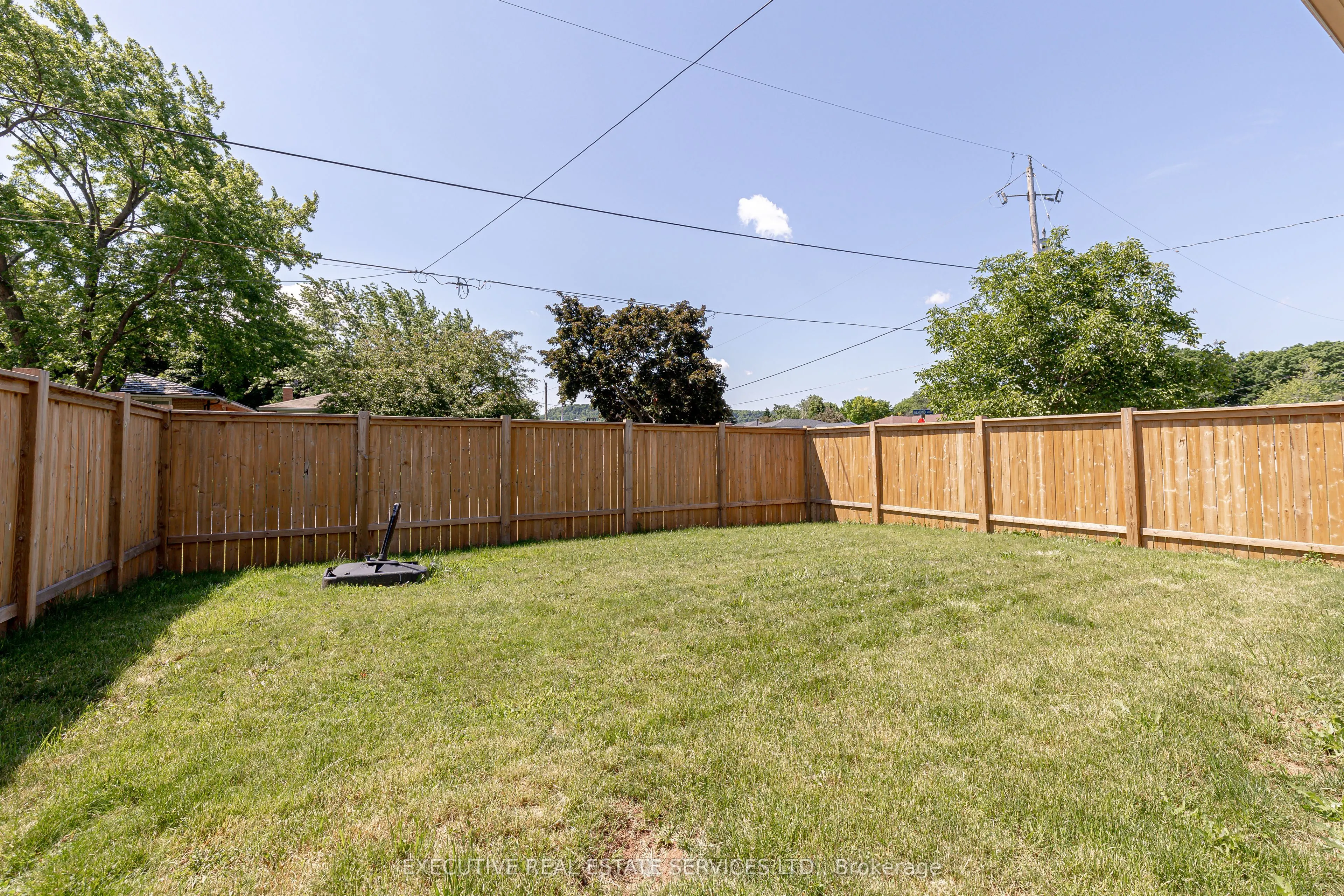 44 Woodsview Avenue