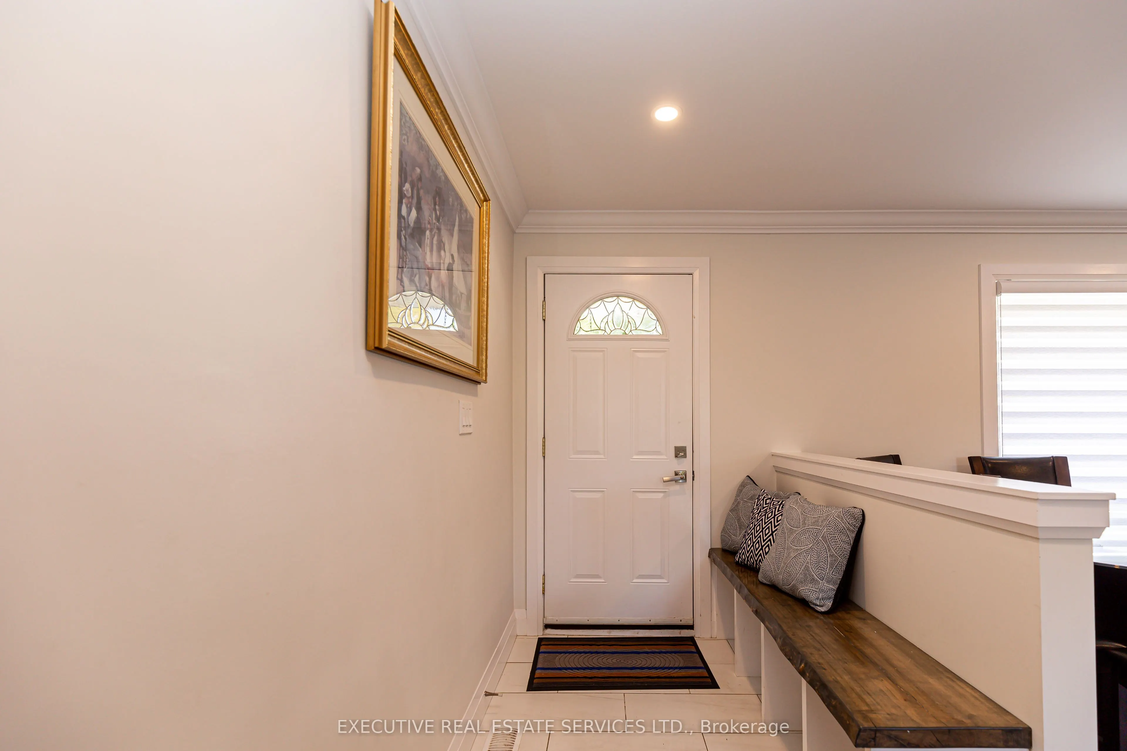 44 Woodsview Avenue