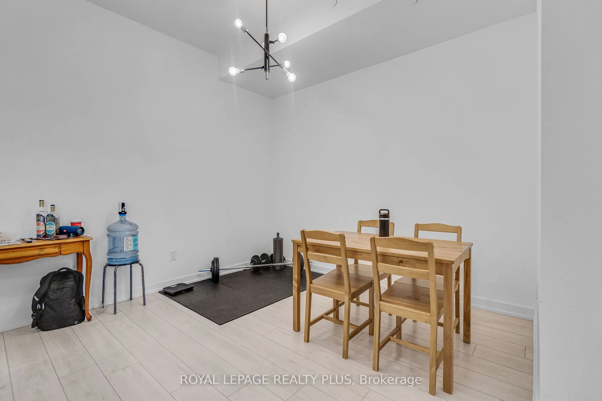 55 Duke Street W, #233