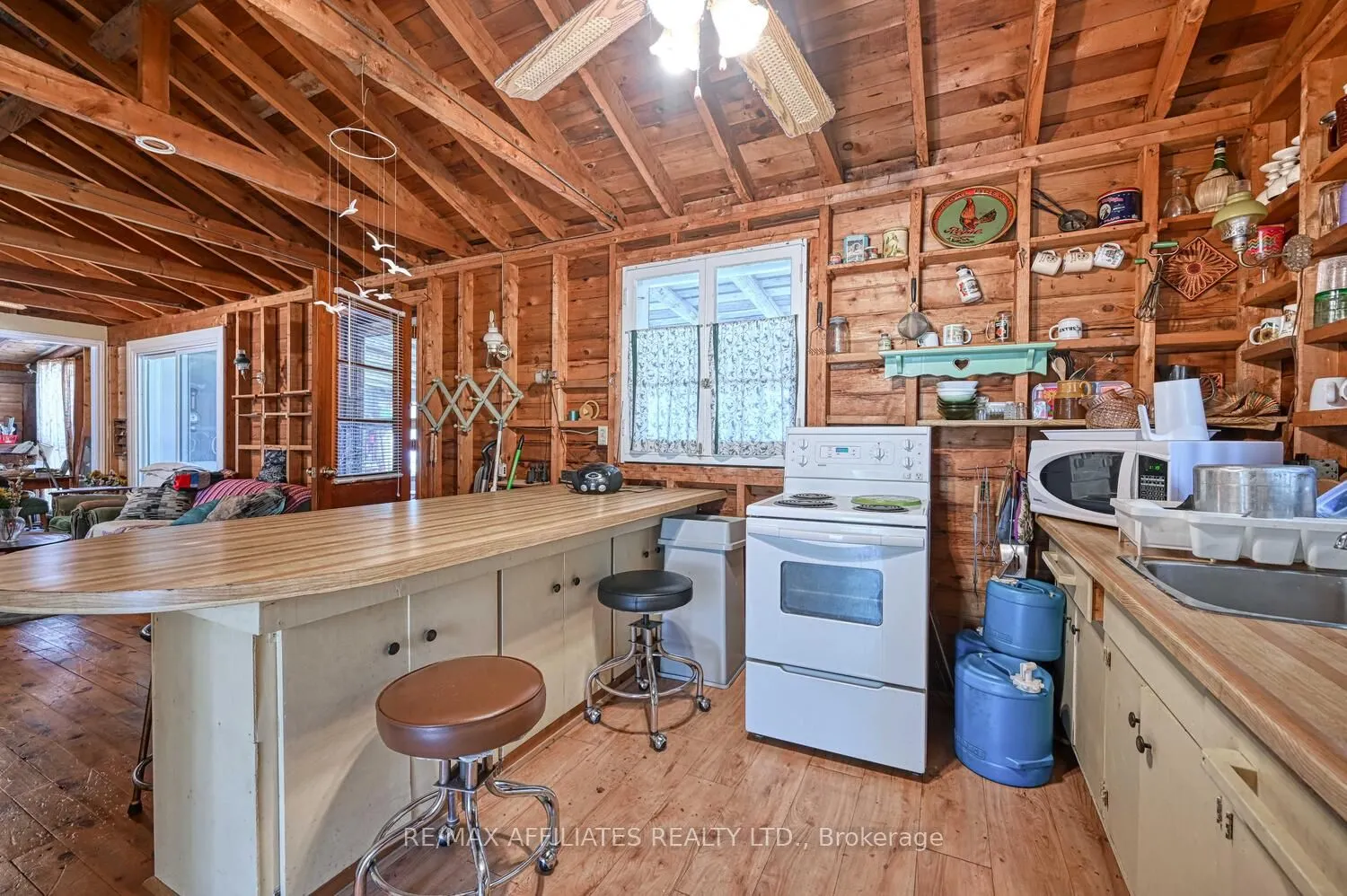 730 Dunc's Point Road