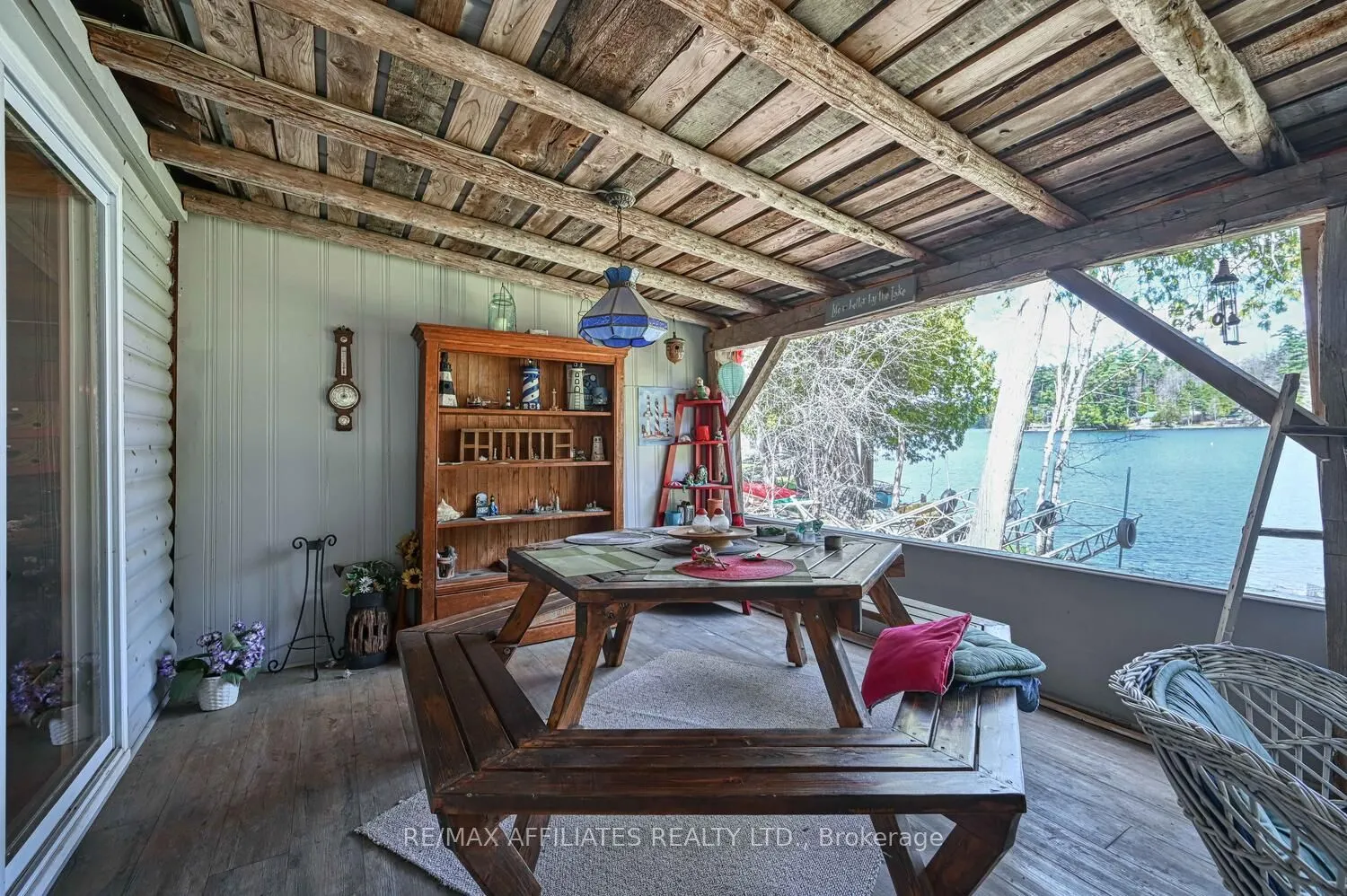 730 Dunc's Point Road