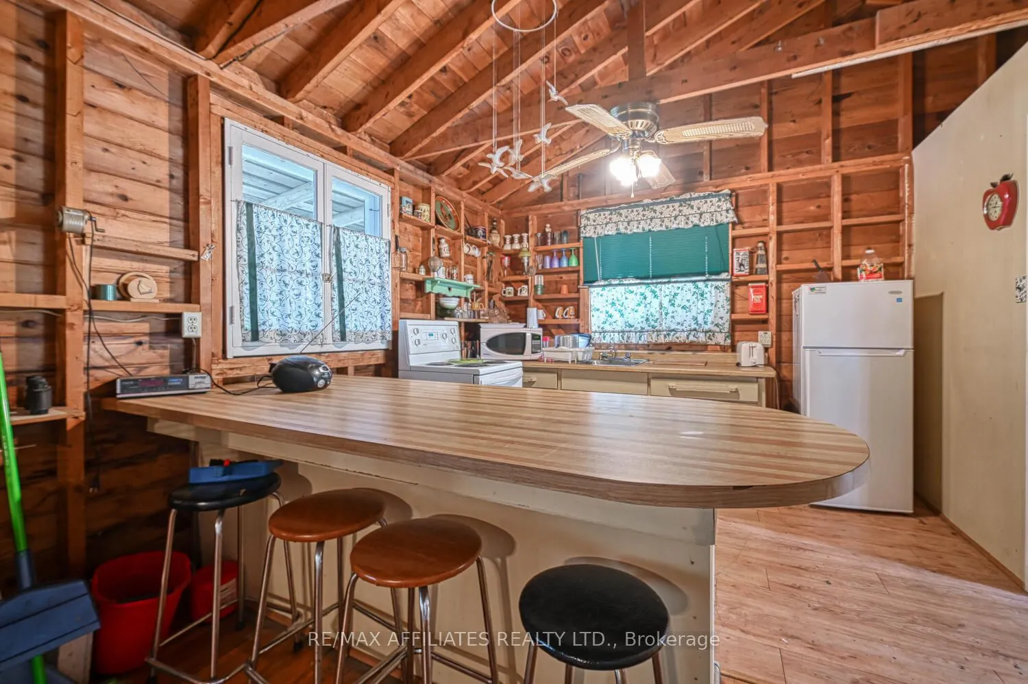 730 Dunc's Point Road