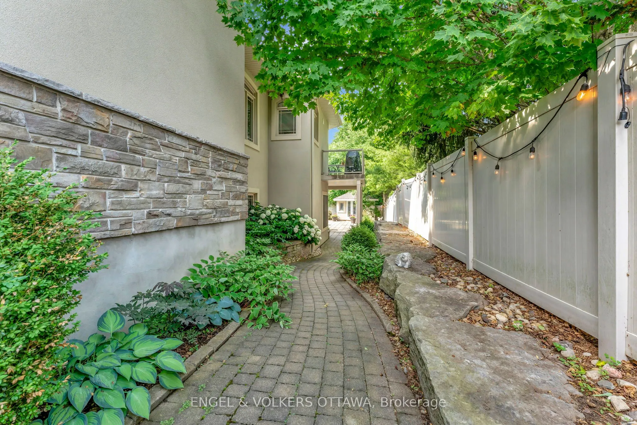 2 Beechgrove Gardens