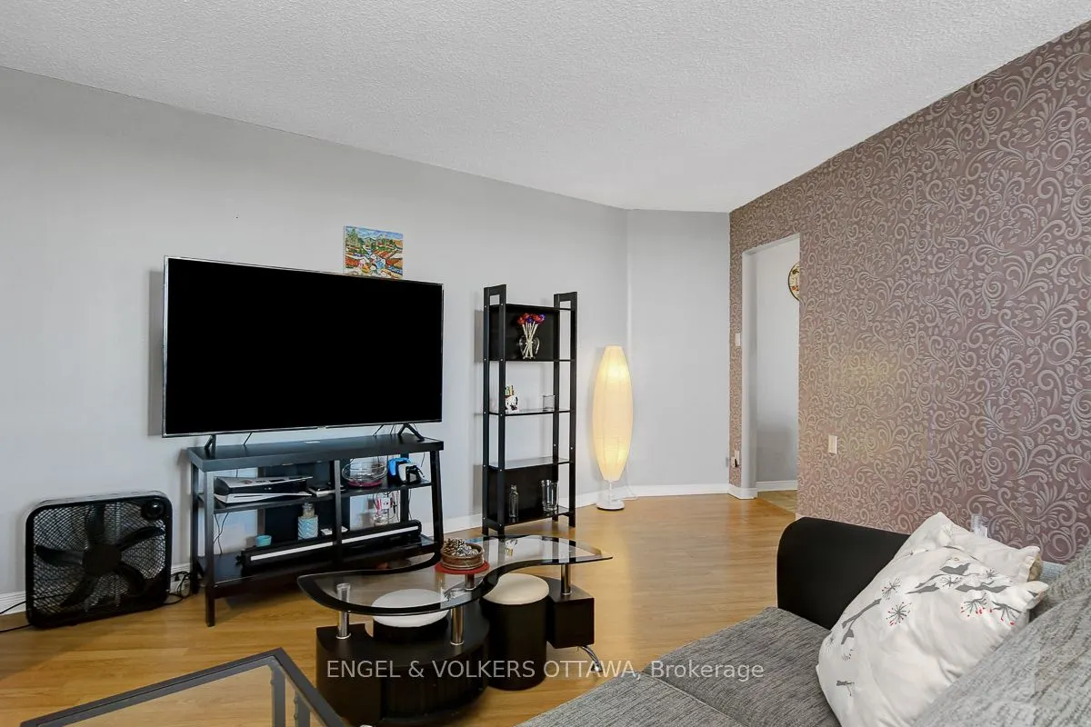 2000 Jasmine Crescent, #1506