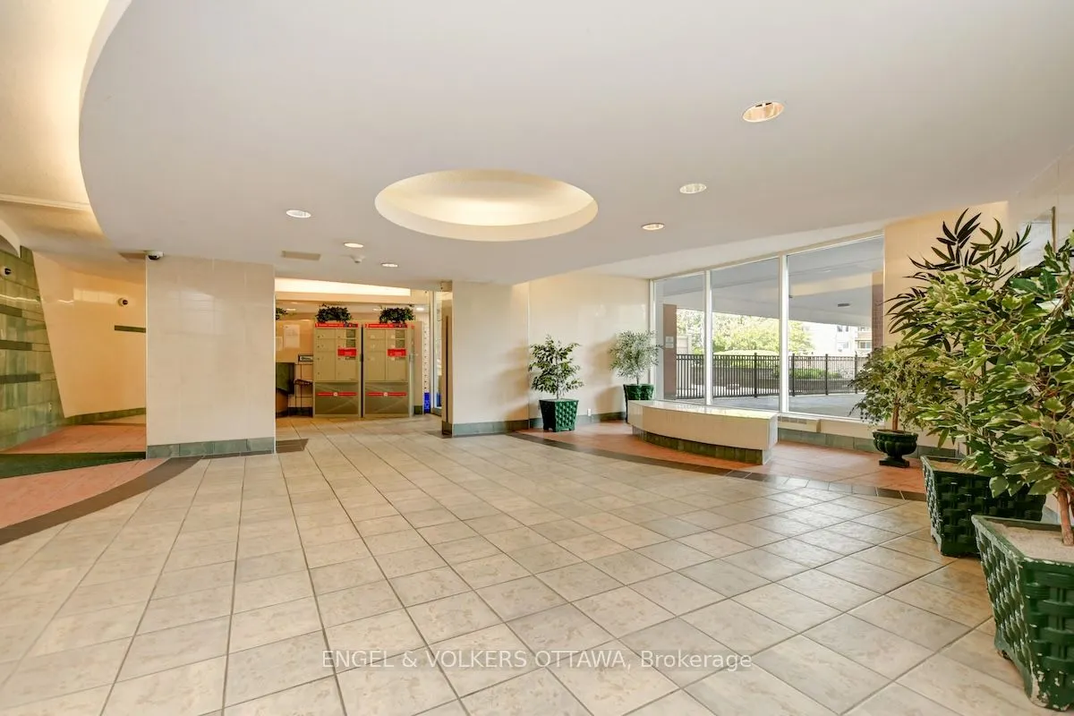 2000 Jasmine Crescent, #1506