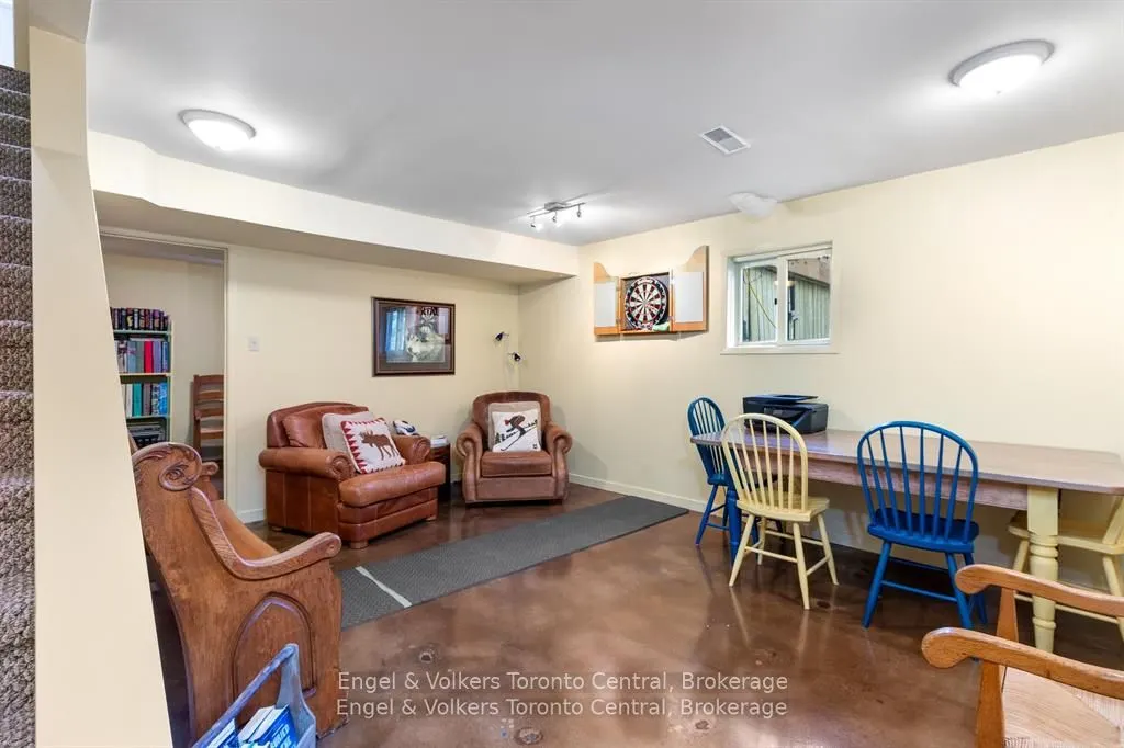 125 Pioneer Lane