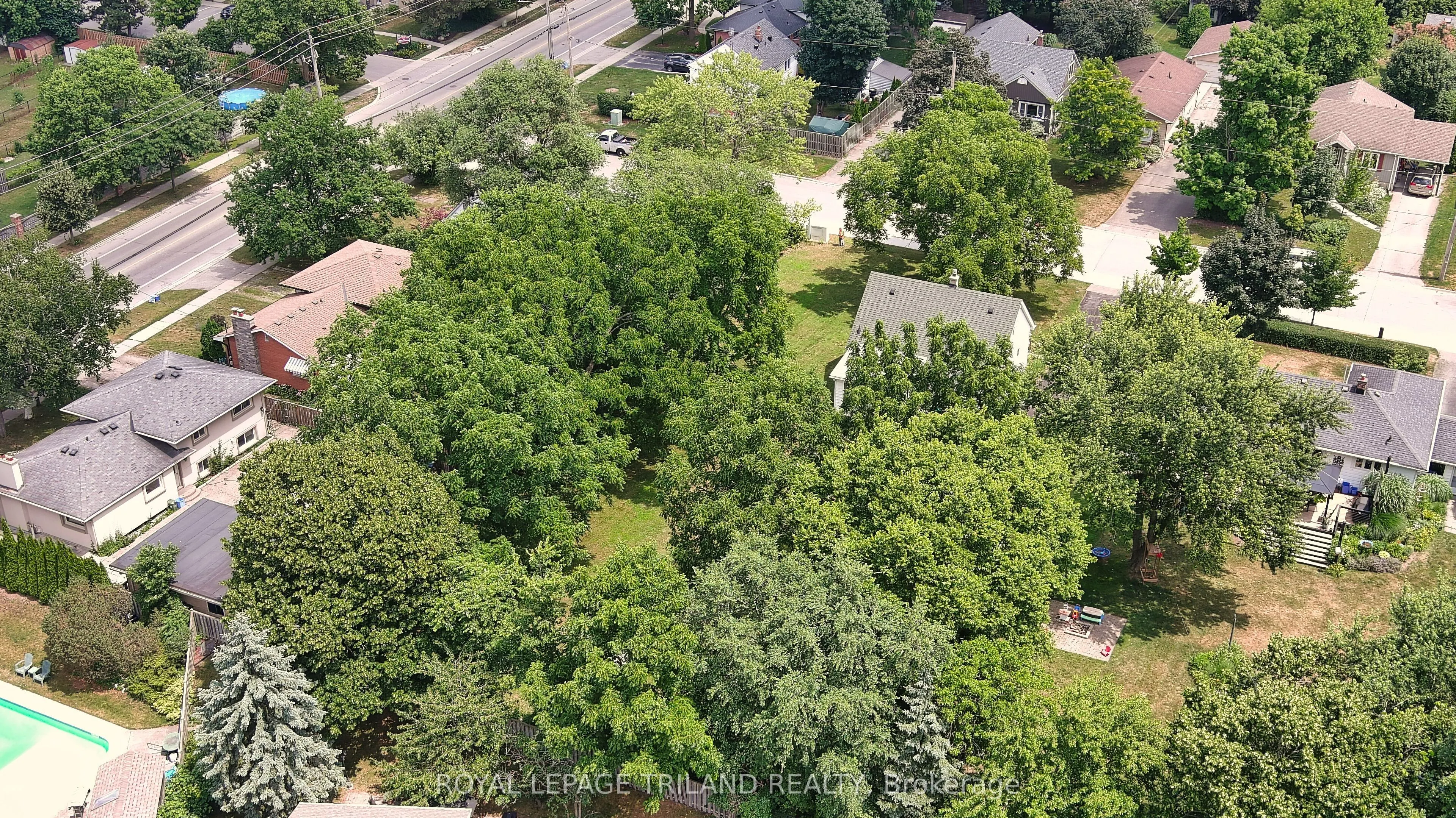385 Kenmore Place