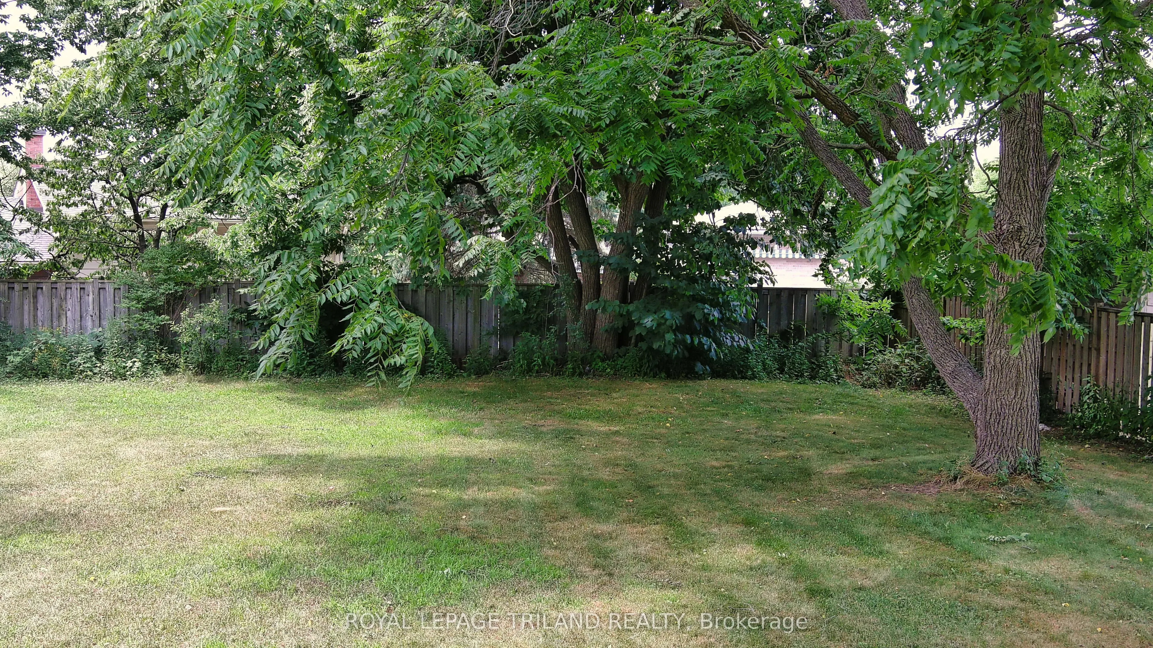 385 Kenmore Place
