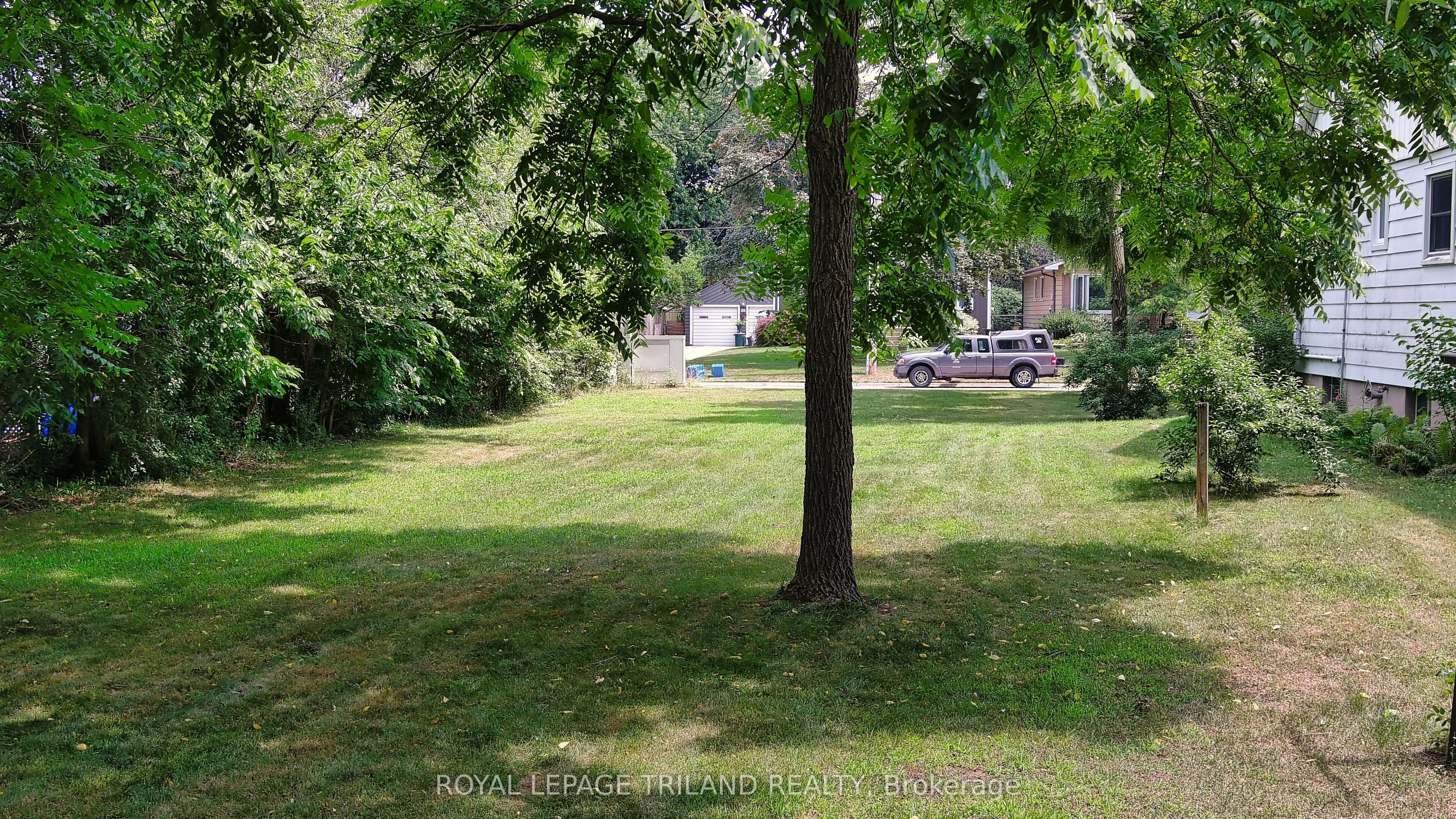 385 Kenmore Place