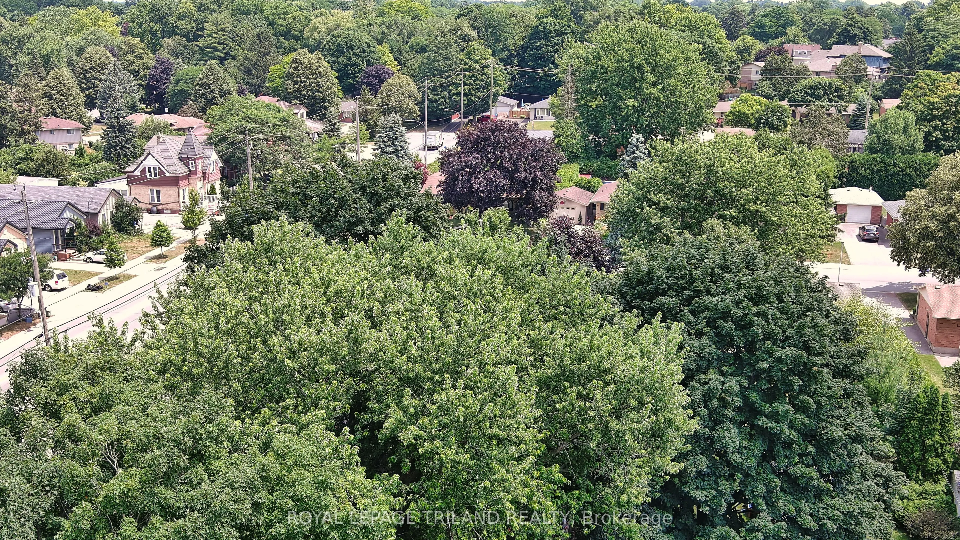 385 Kenmore Place