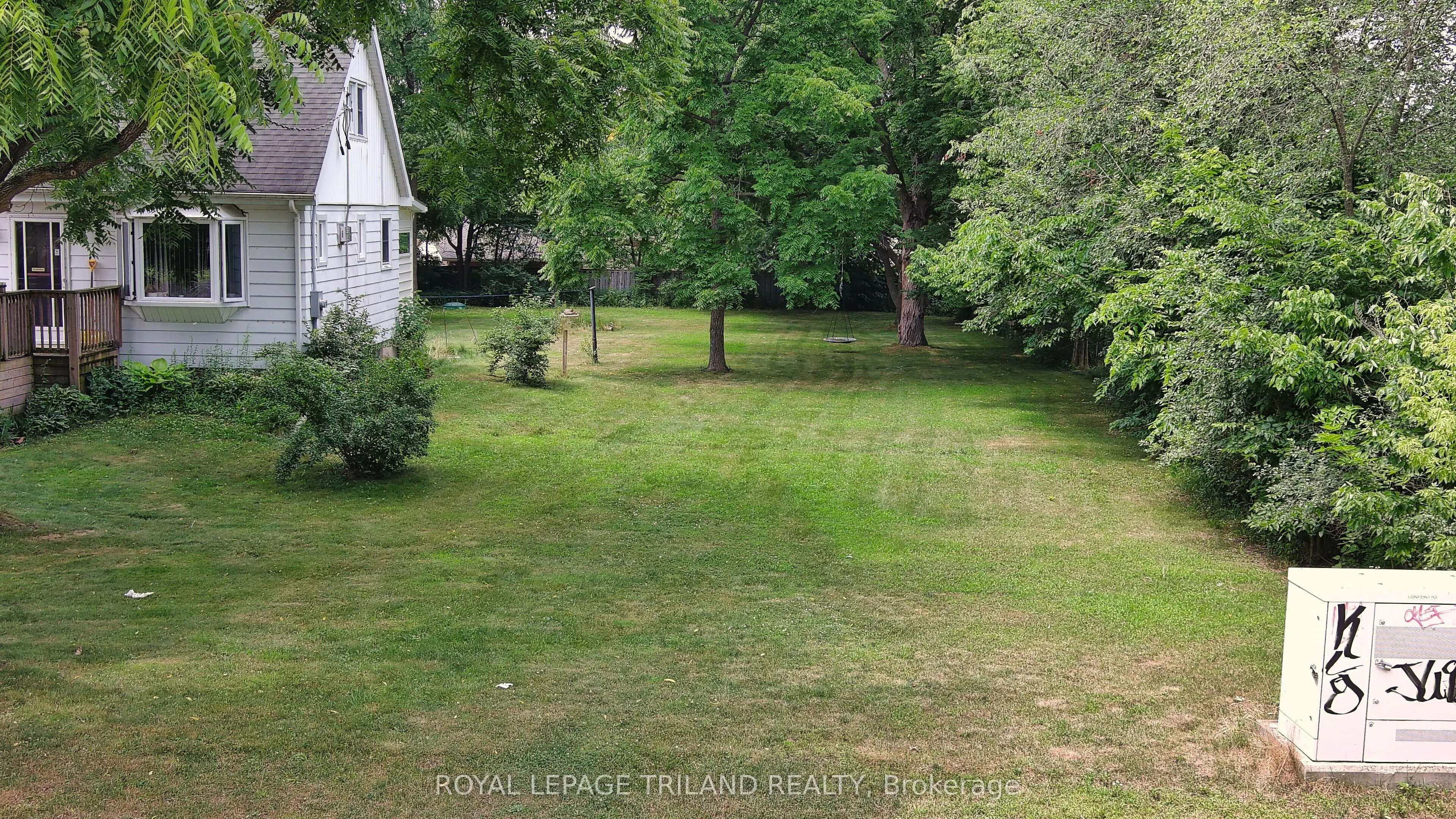 385 Kenmore Place