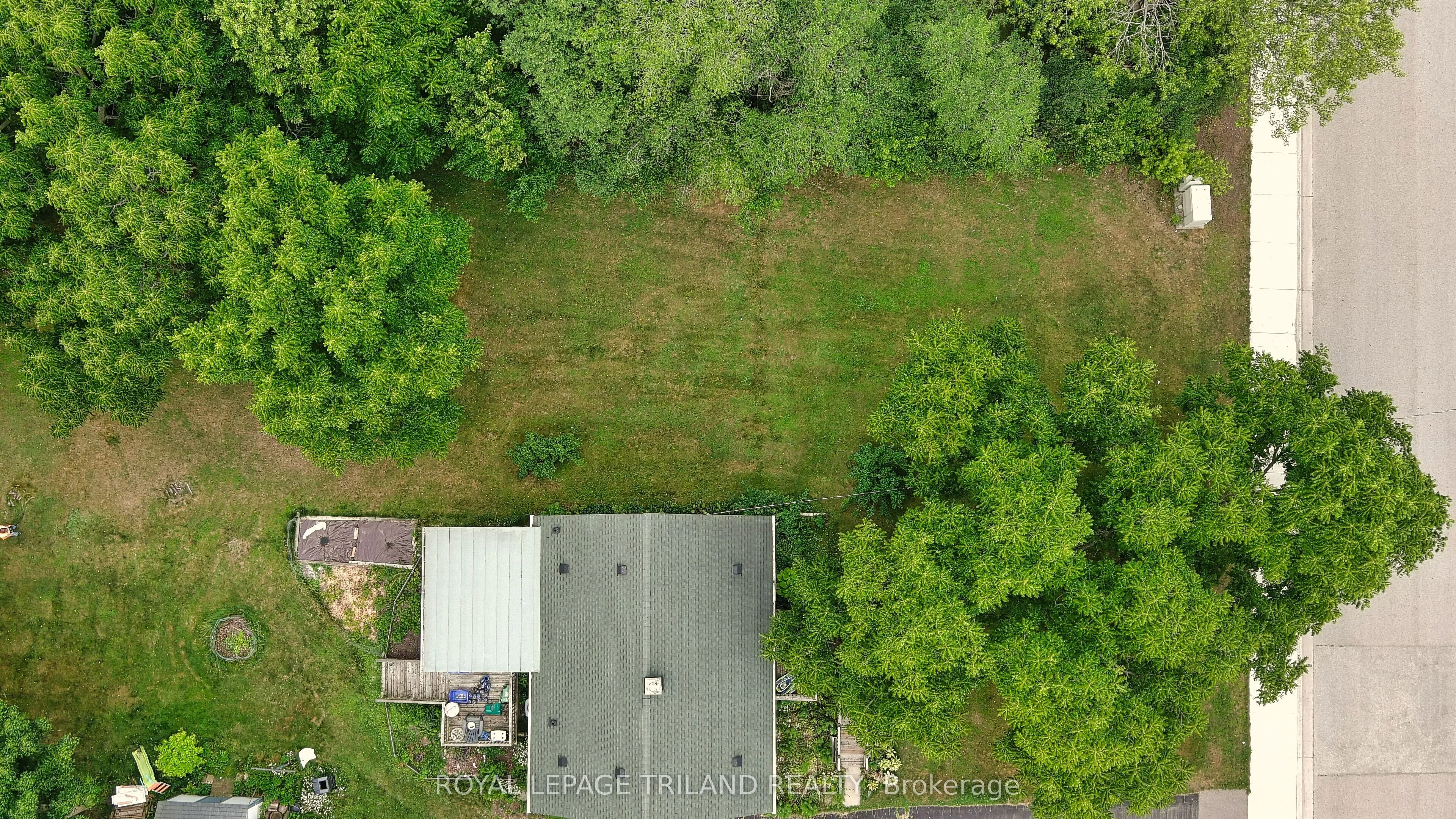 385 Kenmore Place
