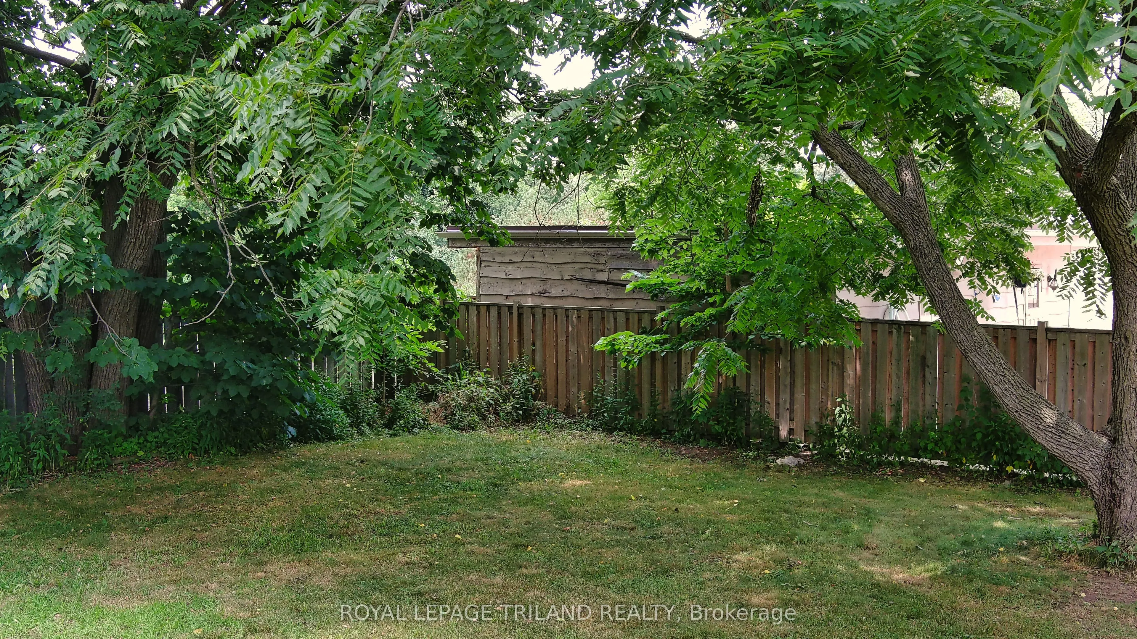385 Kenmore Place