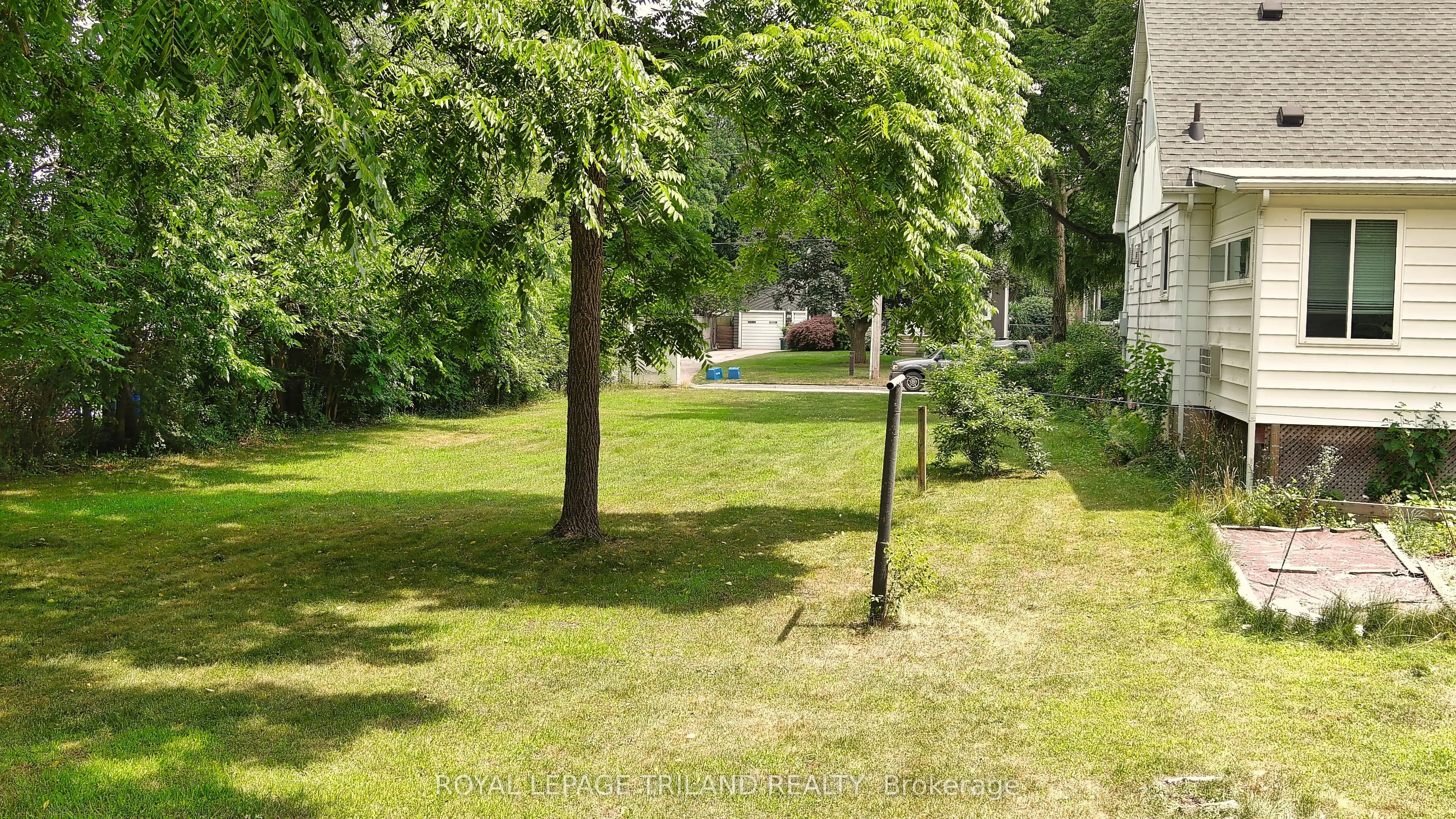 385 Kenmore Place