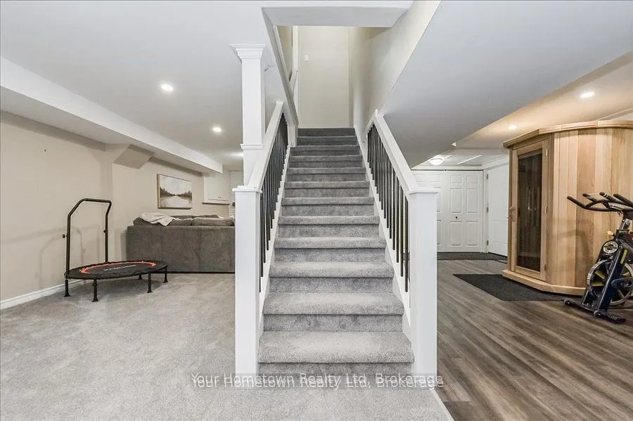 6878 Wellington Rd 16 Road