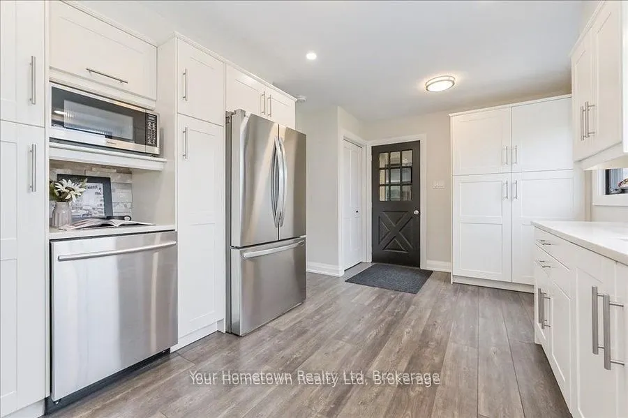 6878 Wellington Rd 16 Road