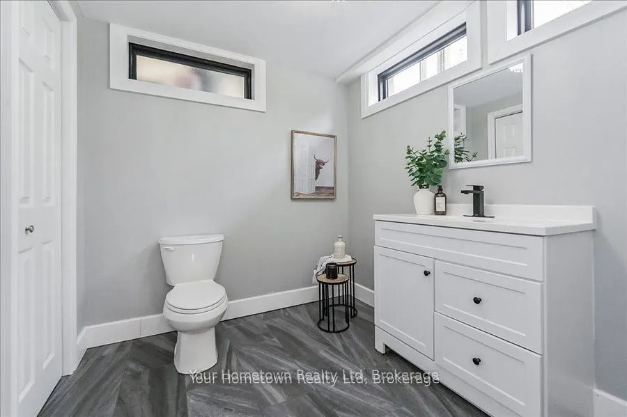6878 Wellington Rd 16 Road