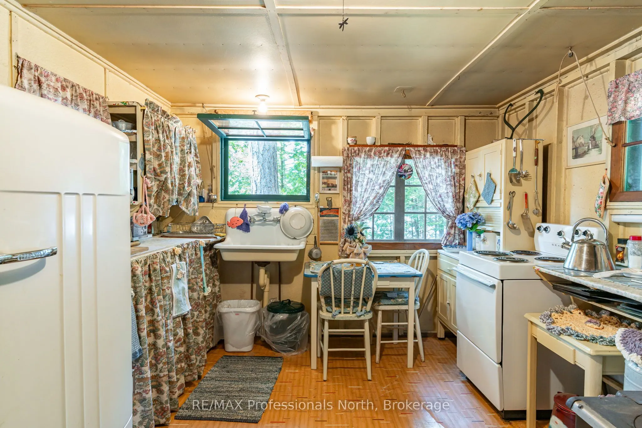 13055 Little Hawk South Shore Road