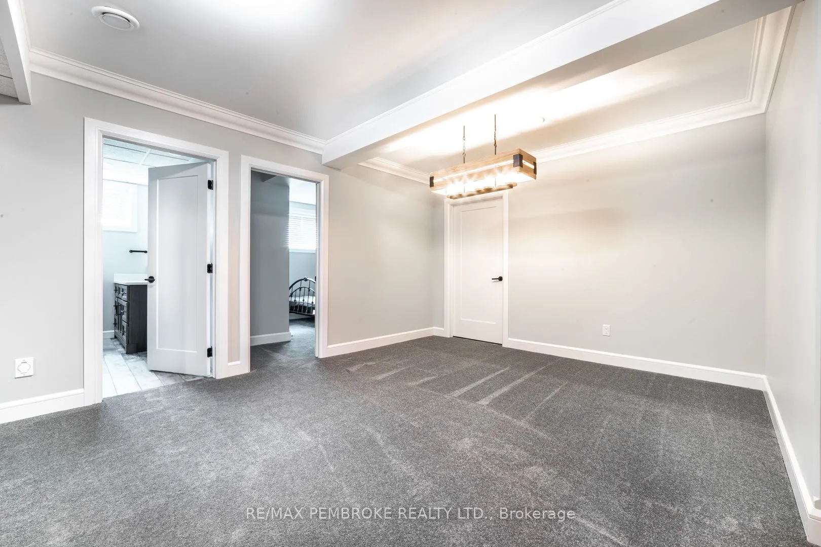 8 Drew Street