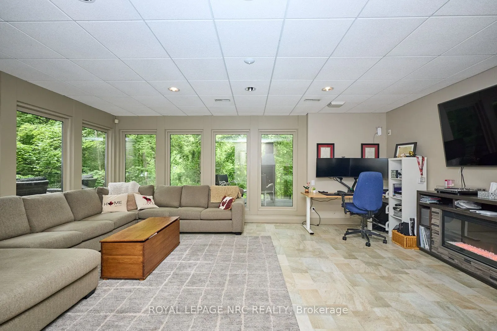 16 Nadine Crescent
