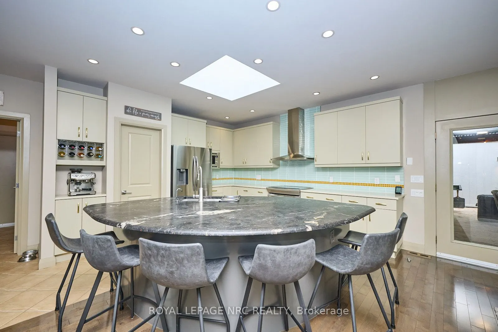 16 Nadine Crescent