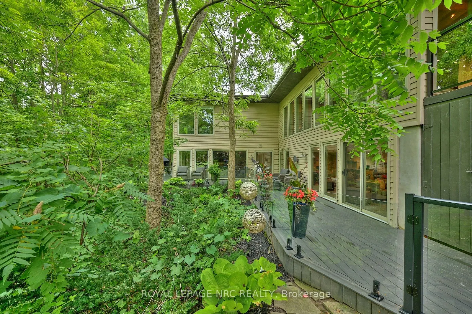 16 Nadine Crescent
