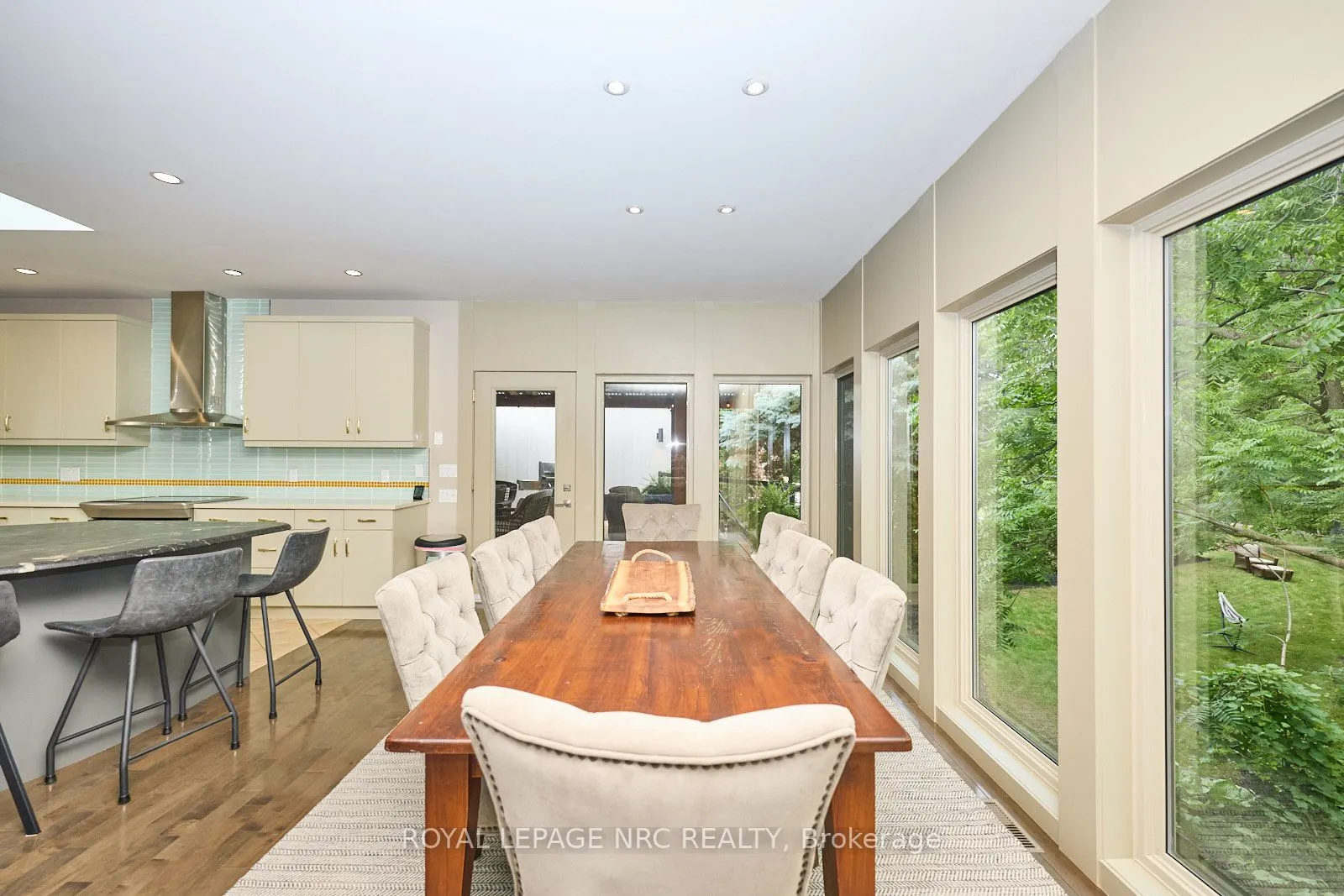 16 Nadine Crescent