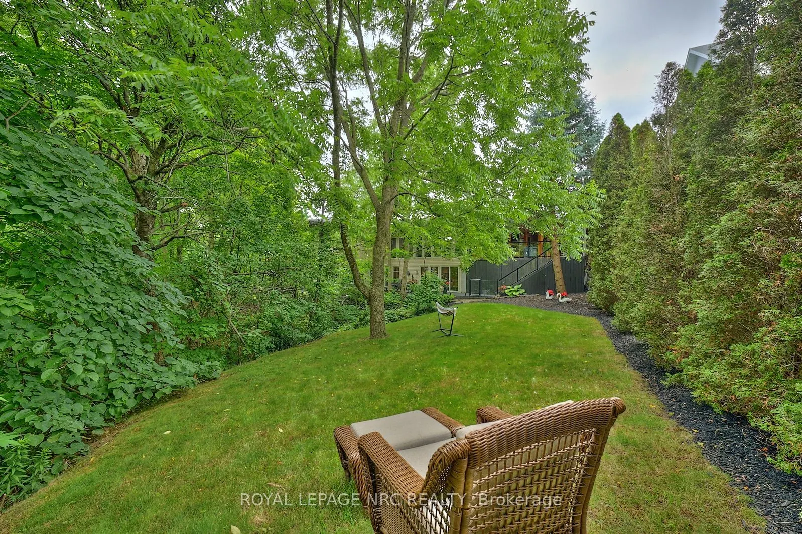 16 Nadine Crescent