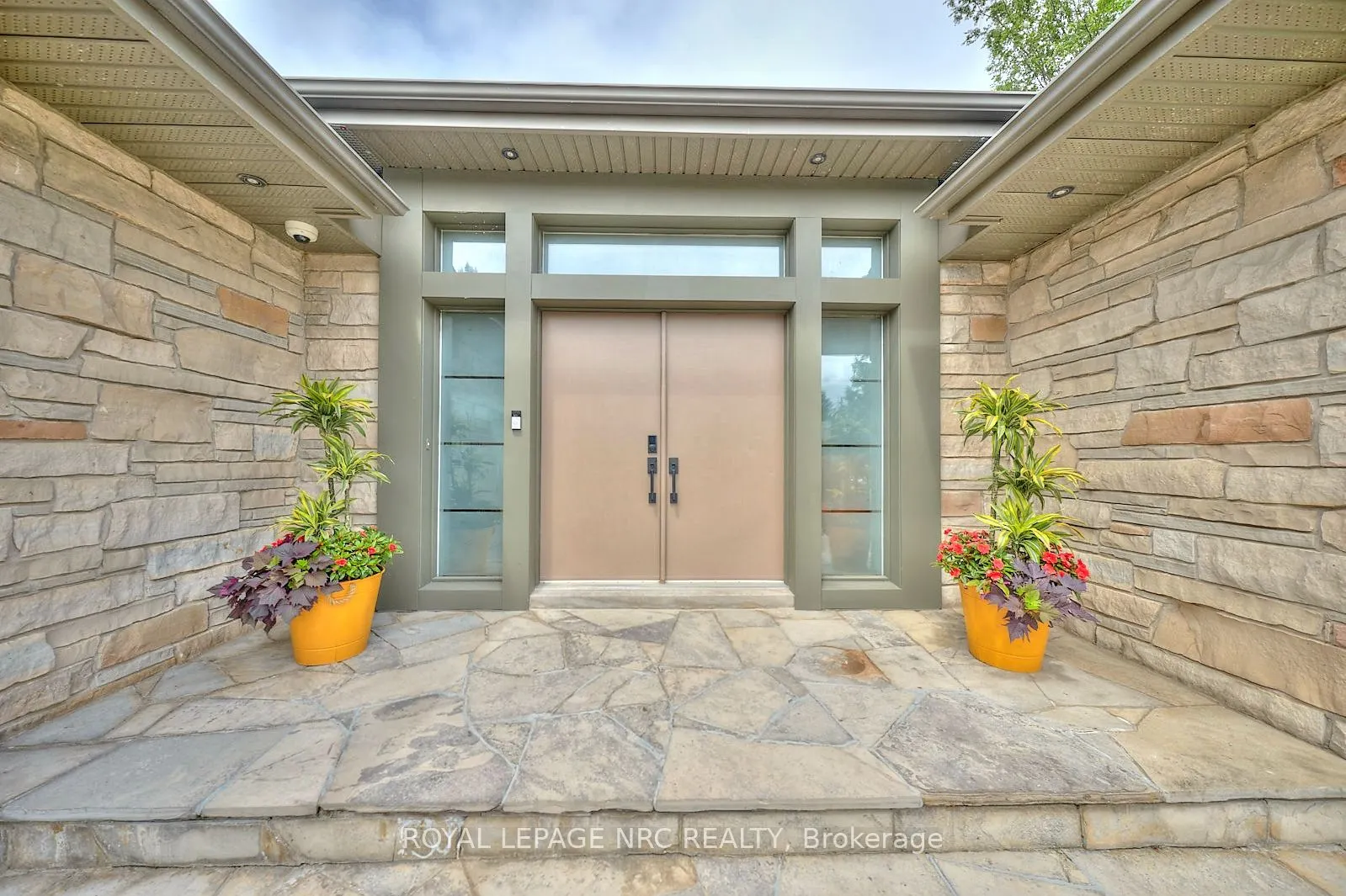 16 Nadine Crescent