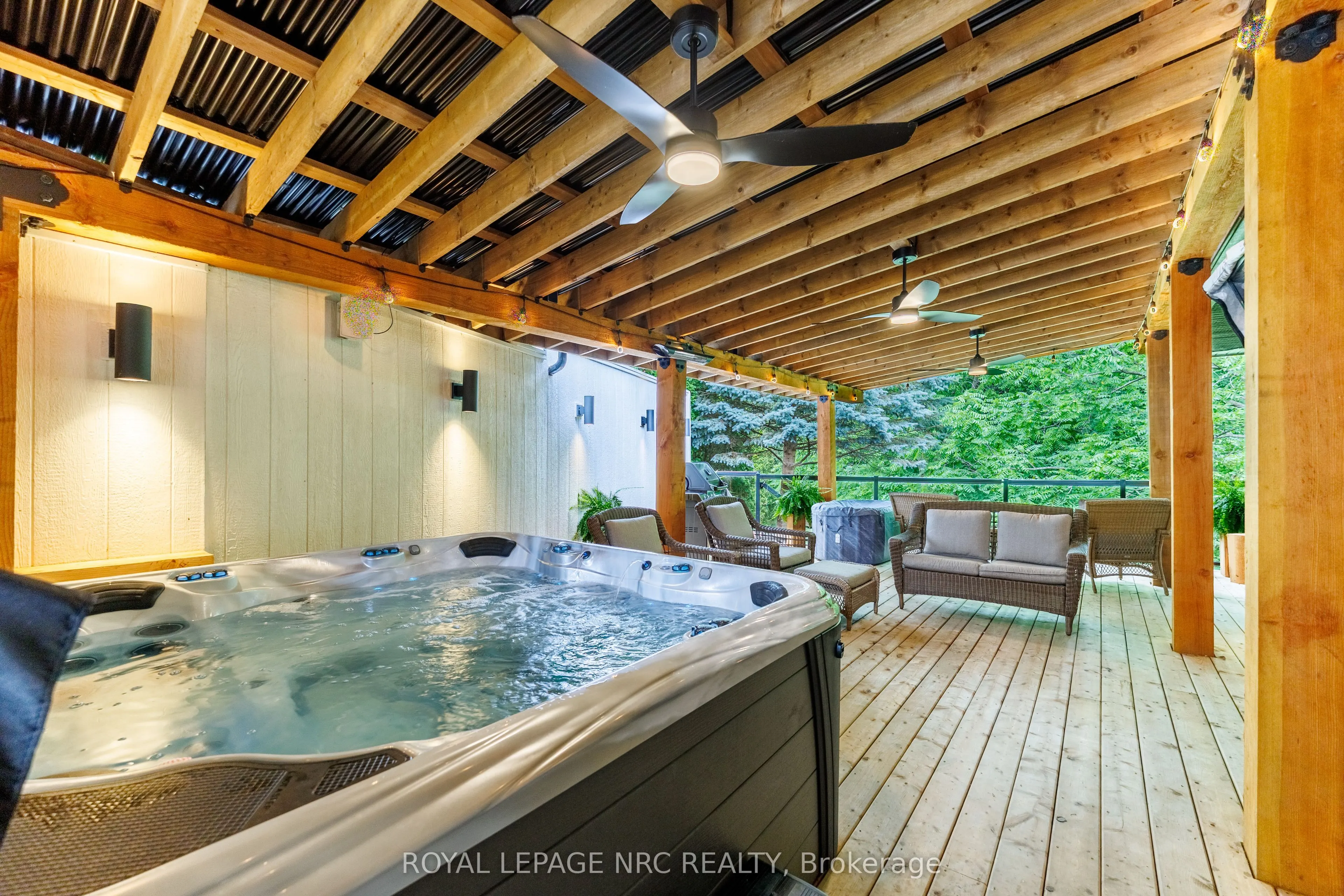 16 Nadine Crescent