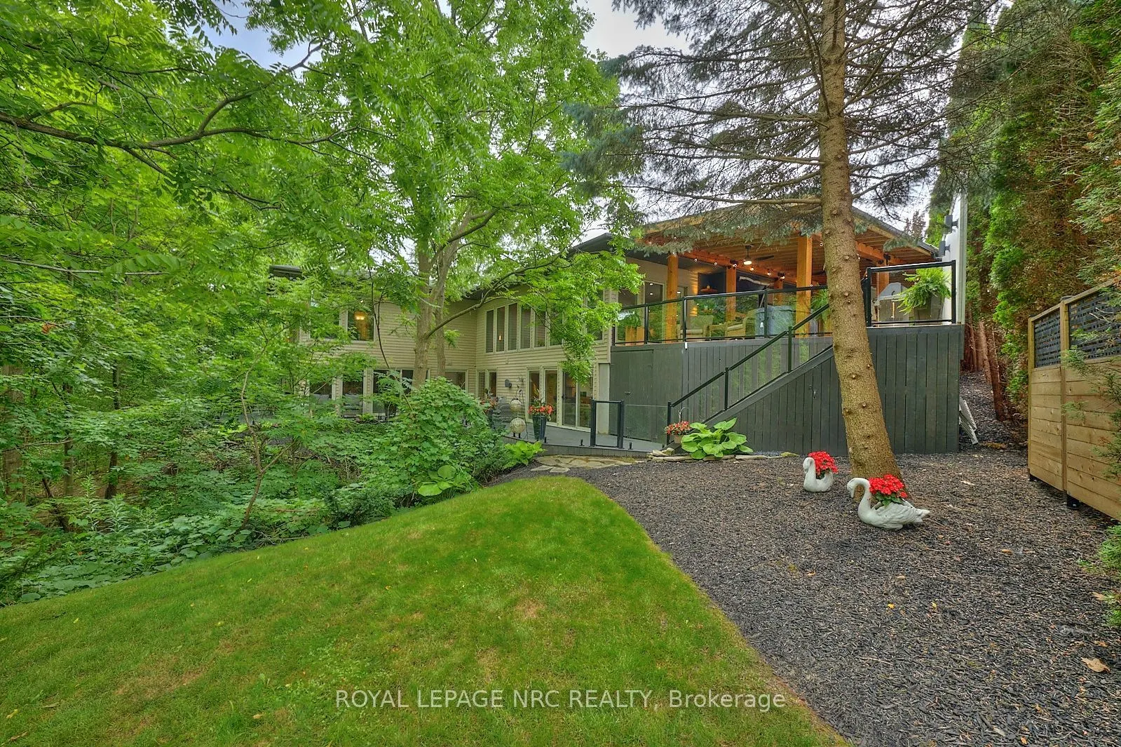 16 Nadine Crescent