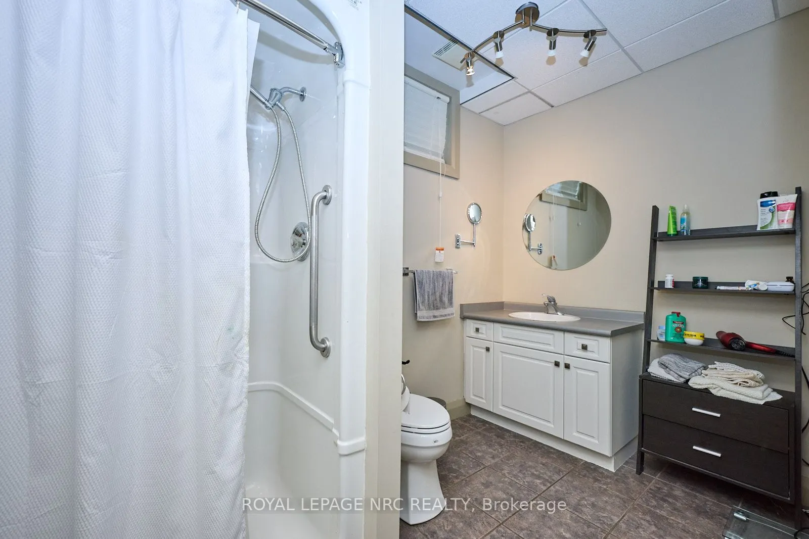 16 Nadine Crescent