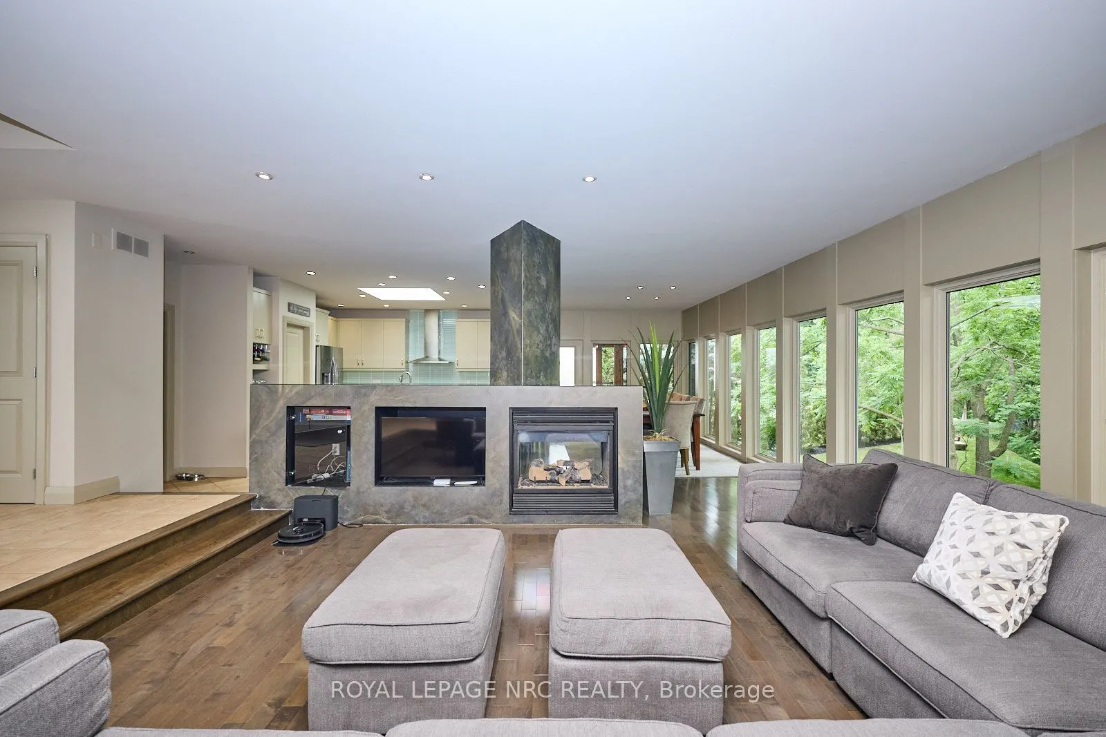 16 Nadine Crescent