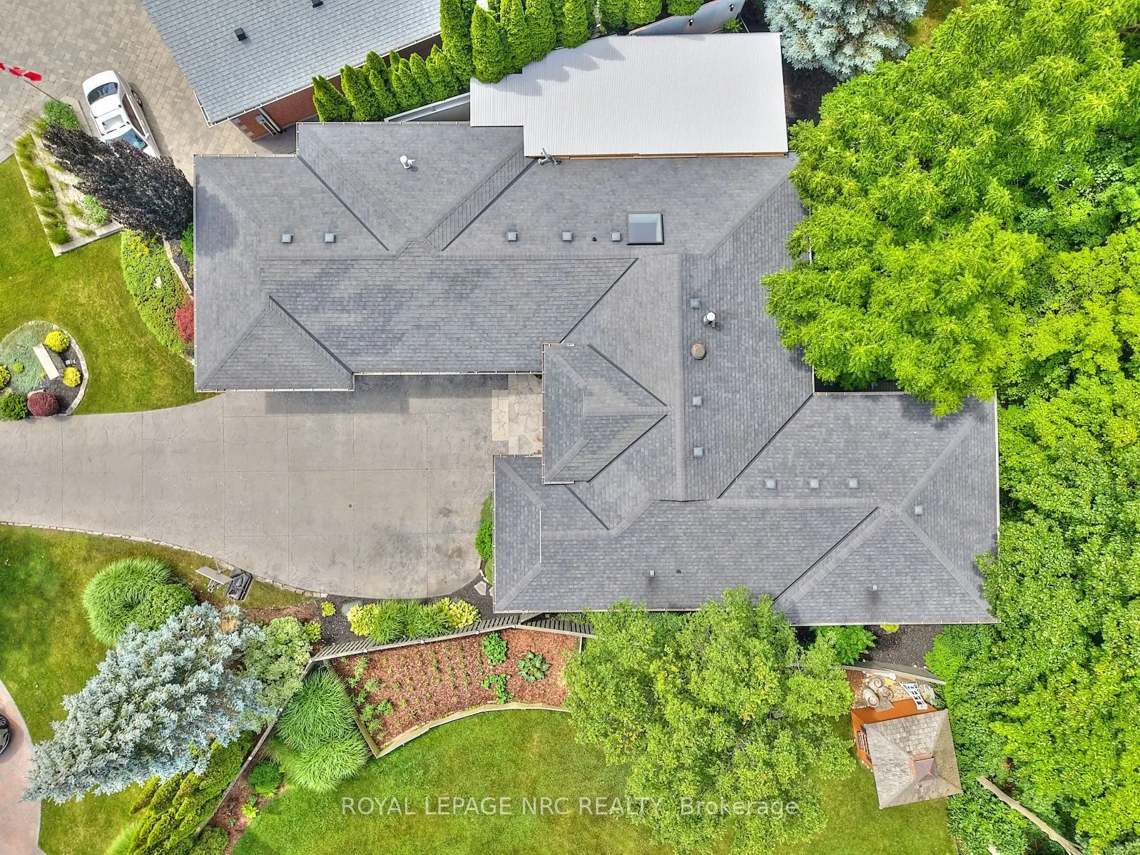 16 Nadine Crescent