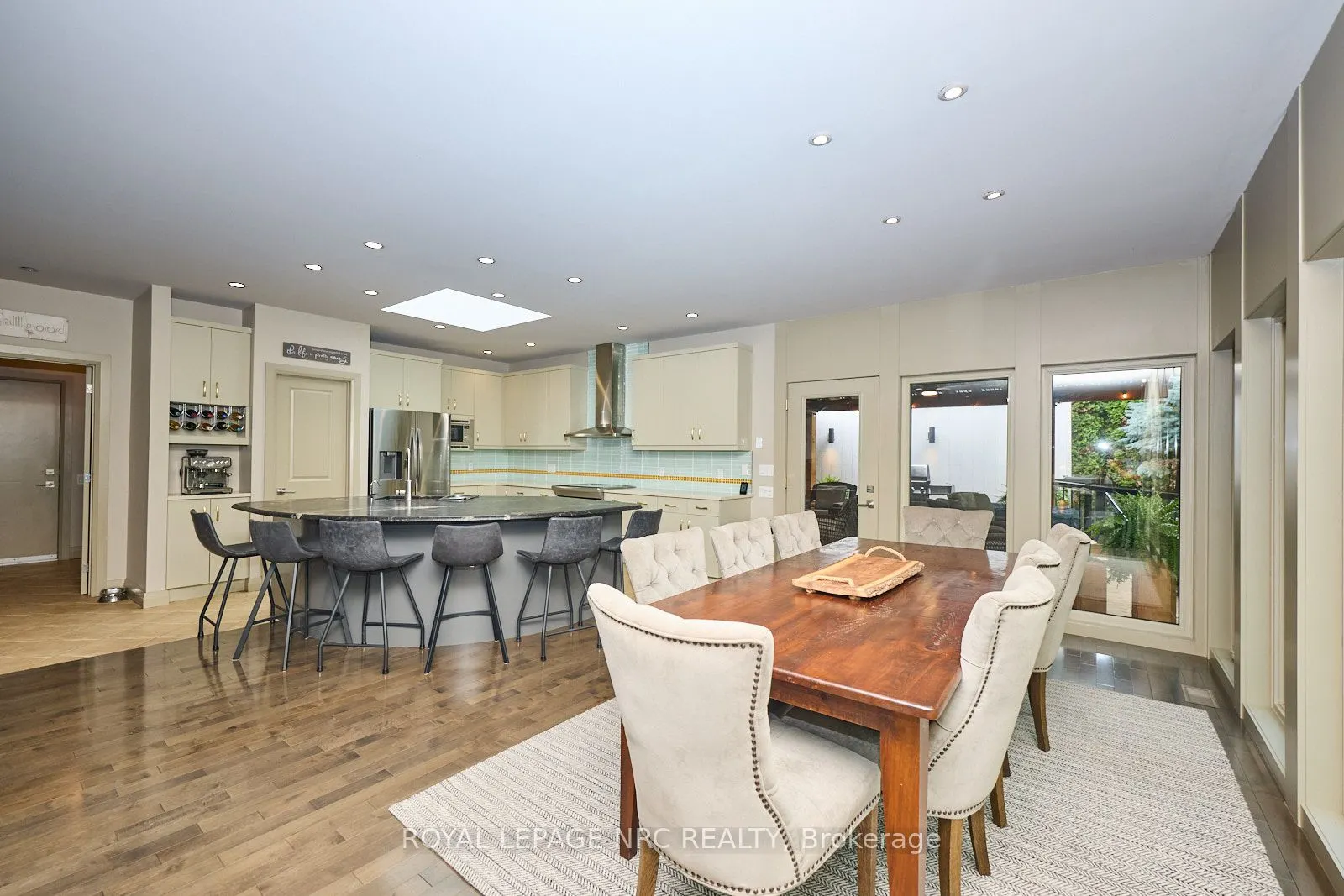 16 Nadine Crescent