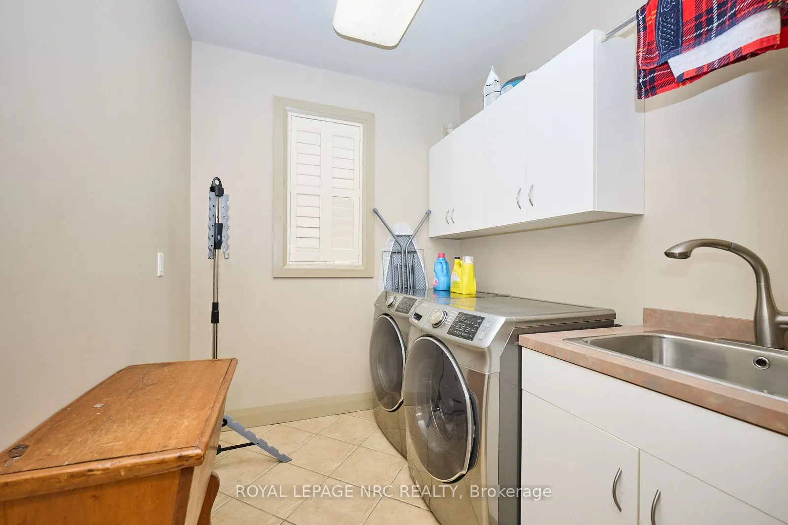 16 Nadine Crescent