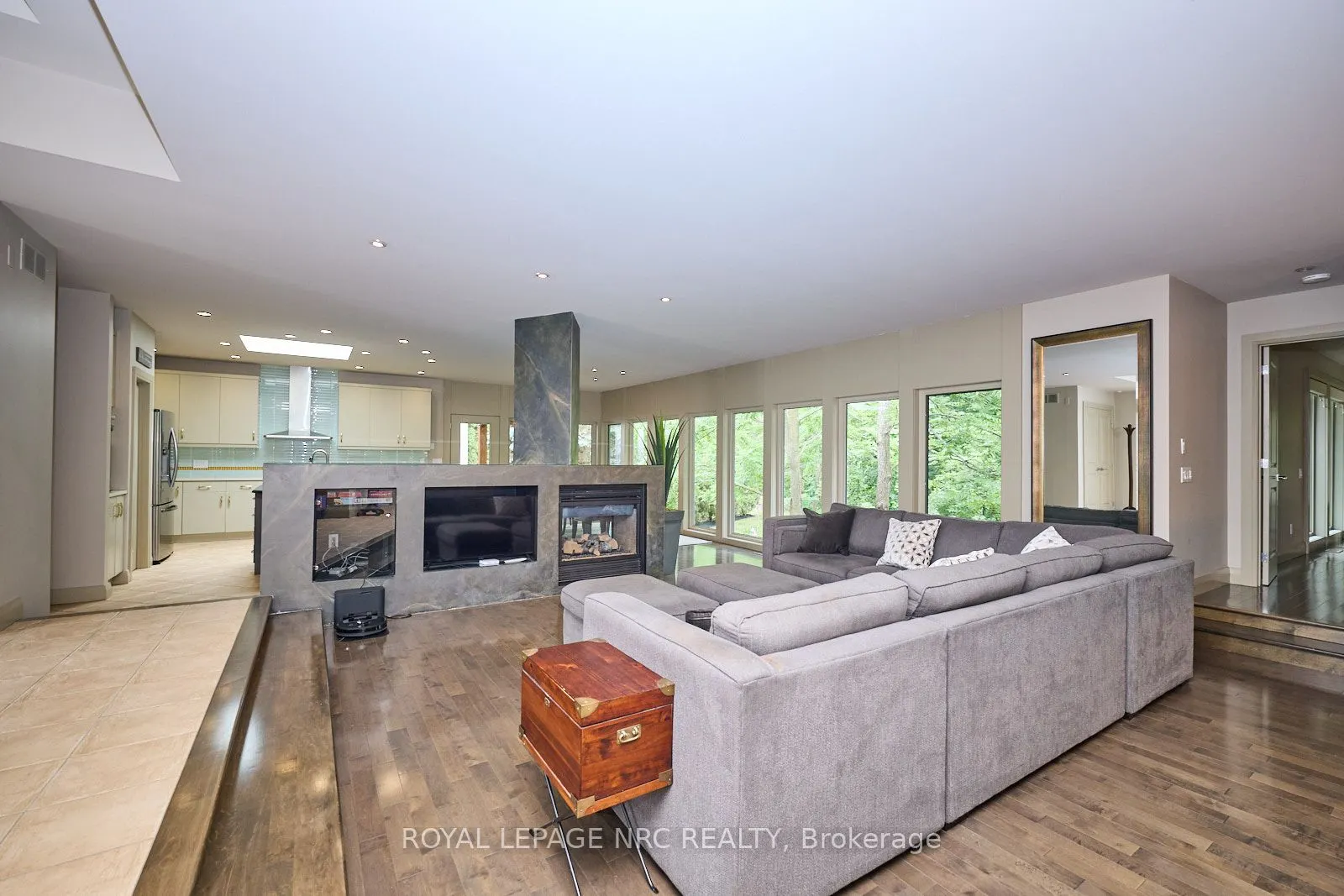 16 Nadine Crescent