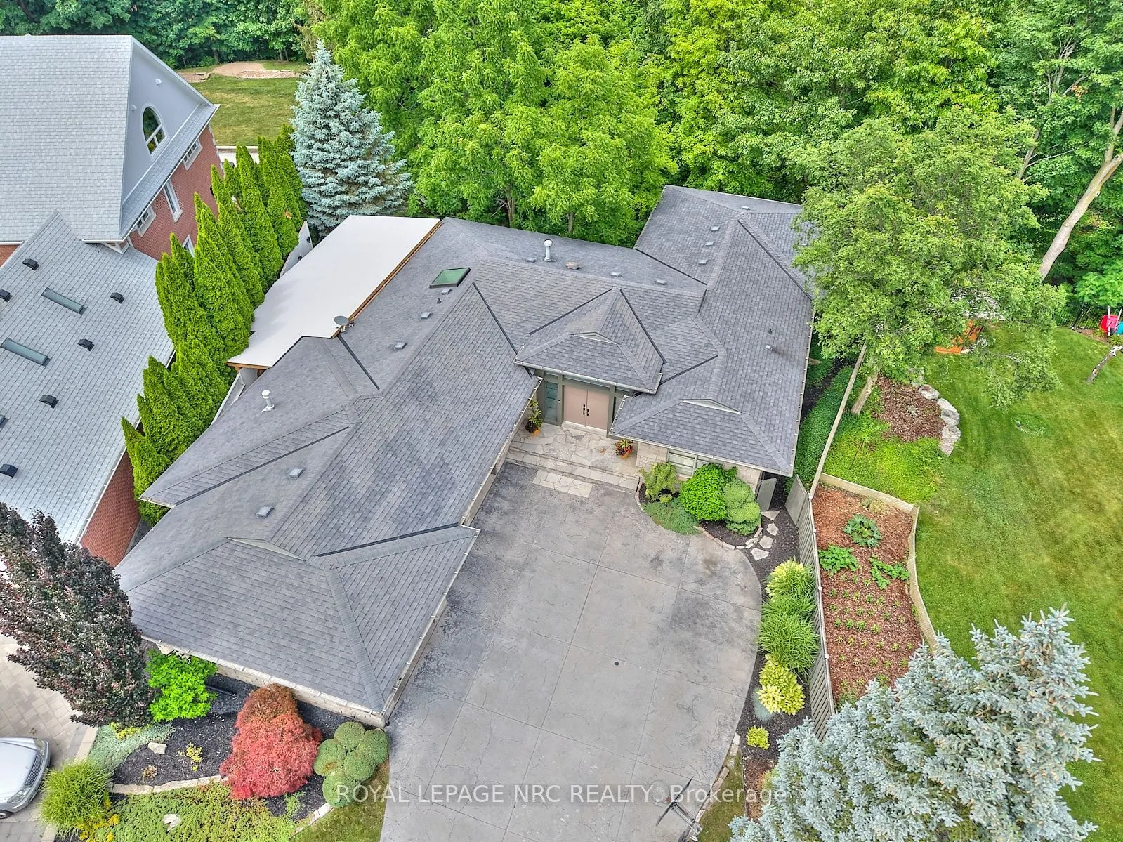 16 Nadine Crescent