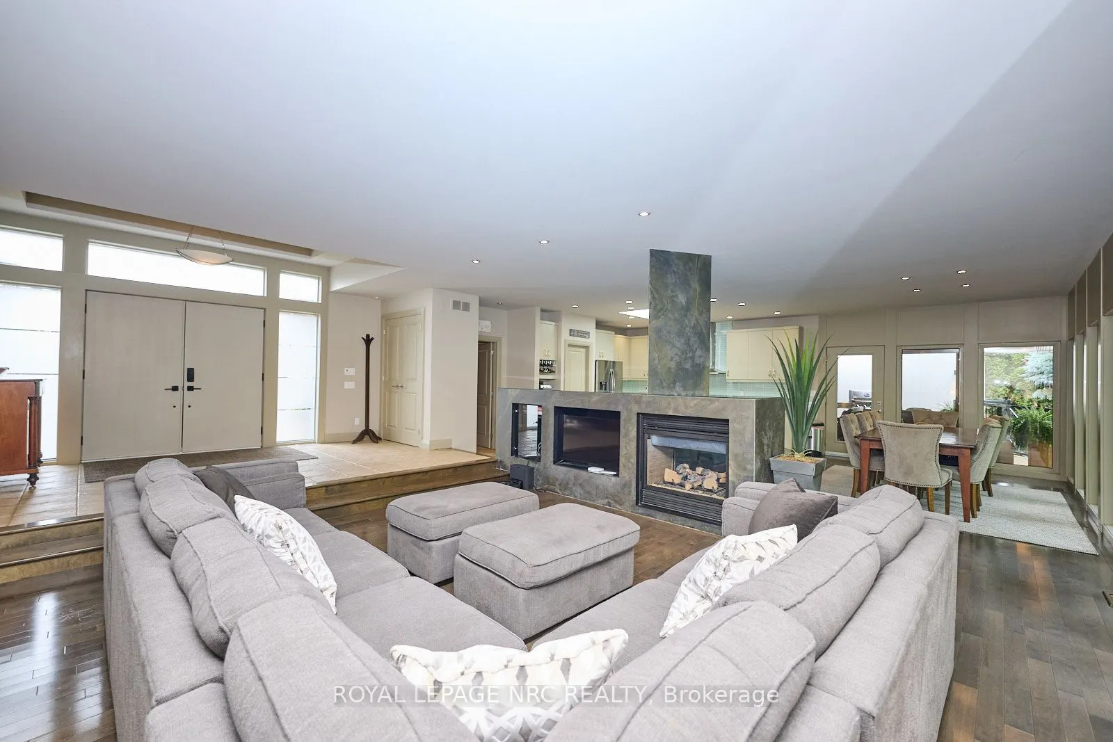 16 Nadine Crescent