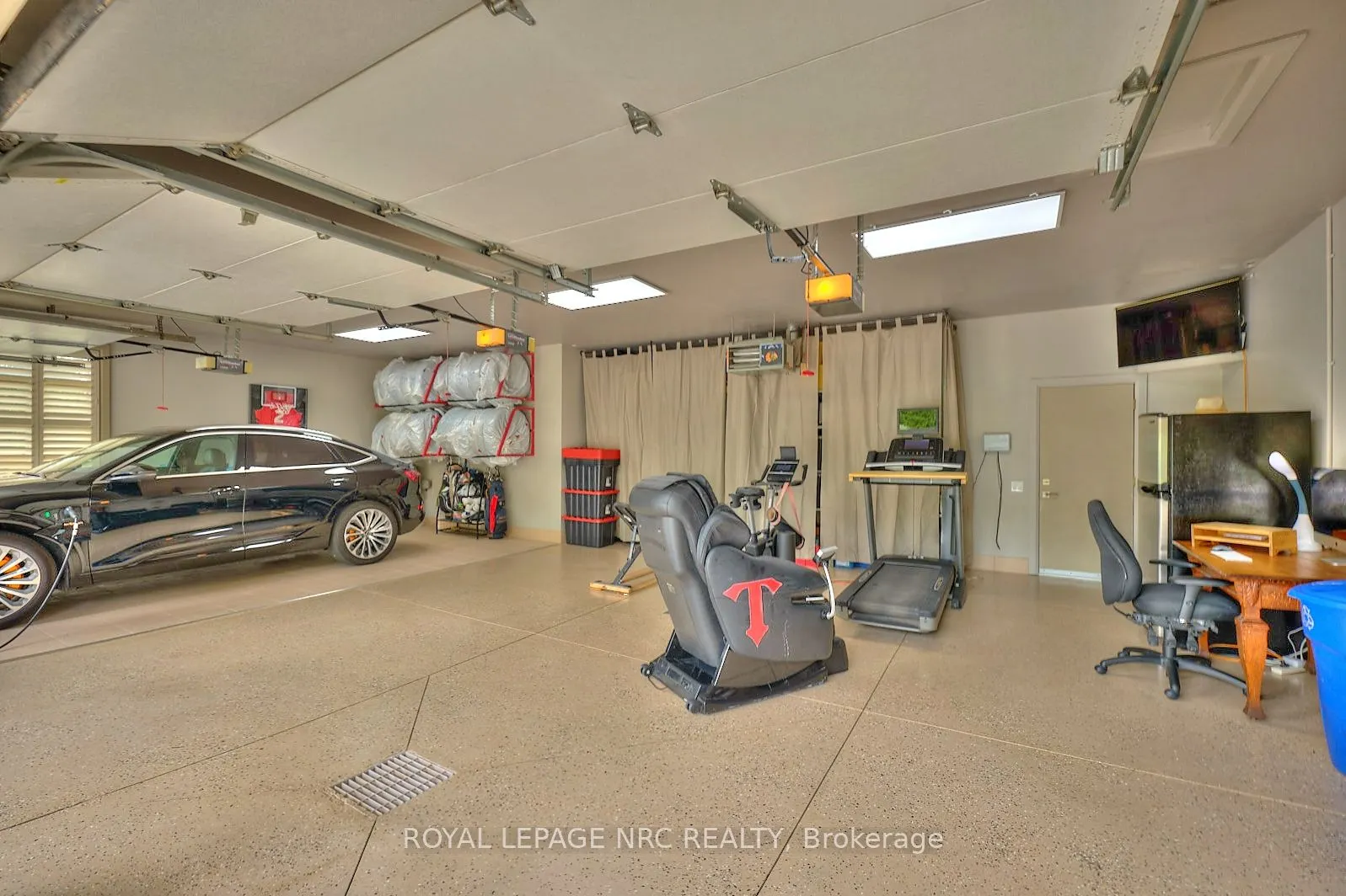 16 Nadine Crescent