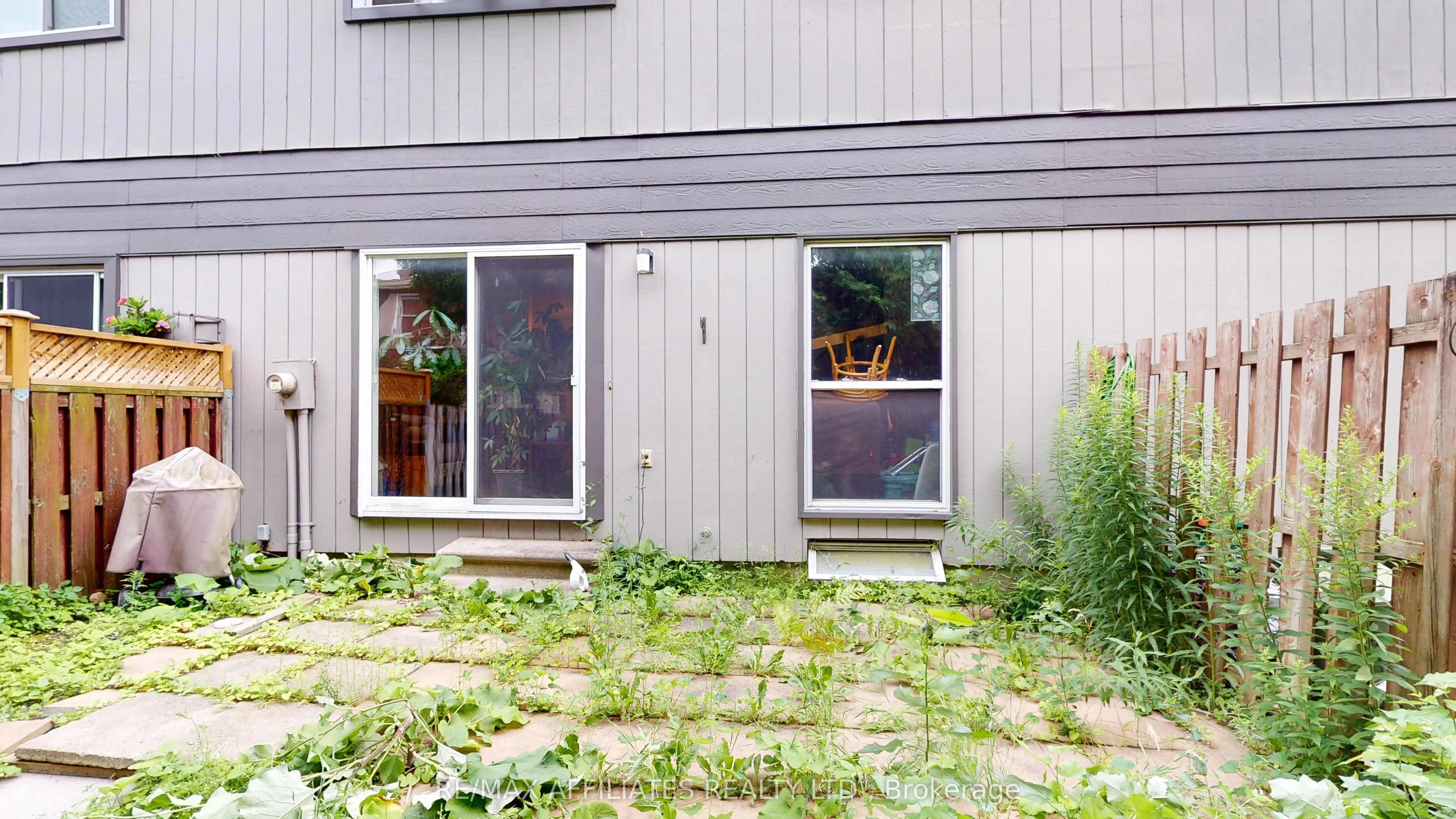 76 Compata Way S, #11