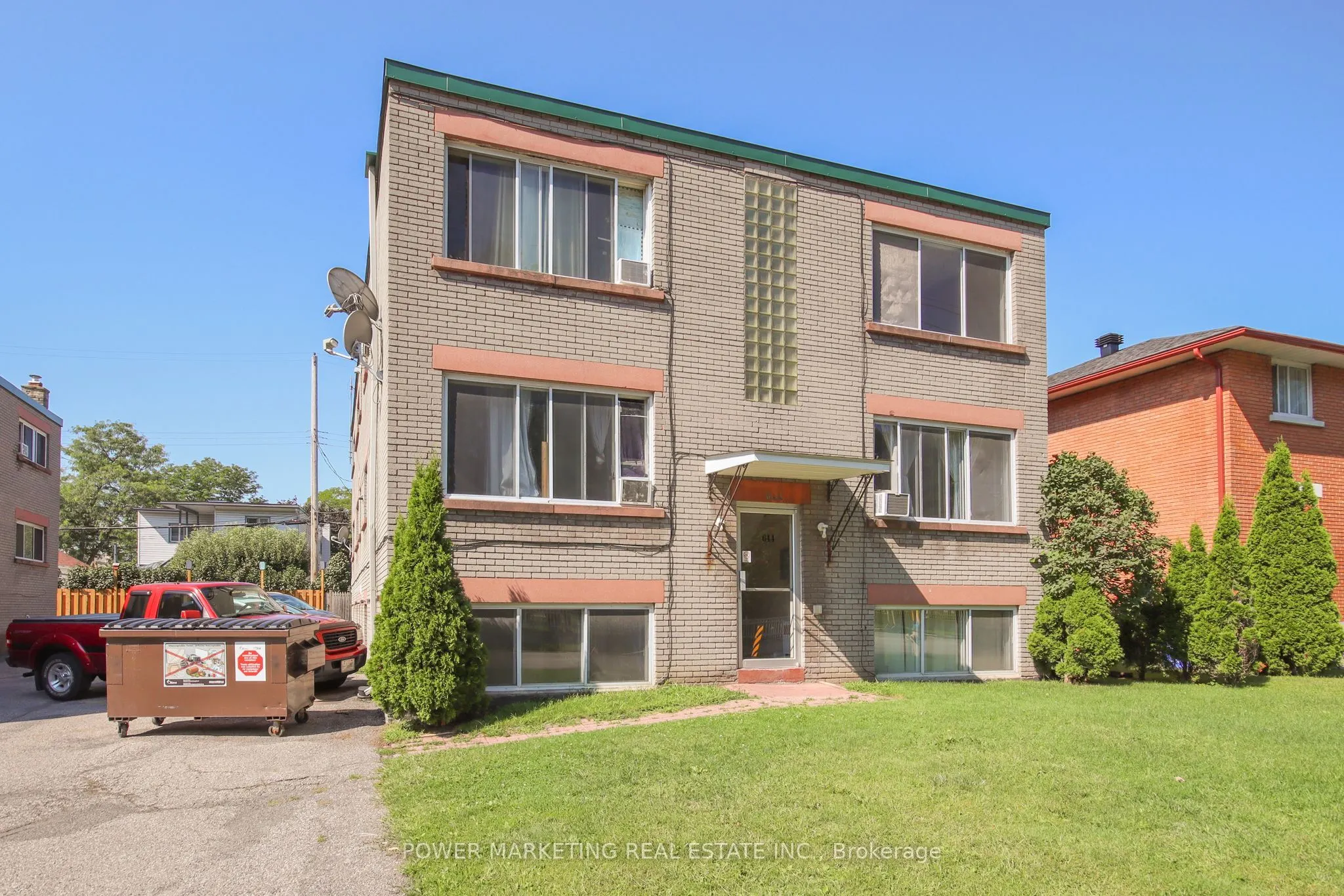 644-656 DE L'EGLISE Street