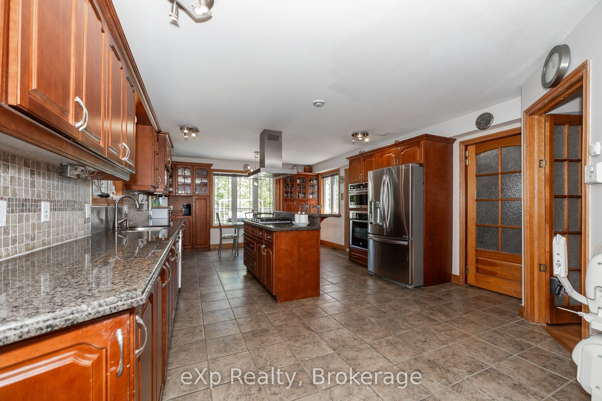 910 26th Street E