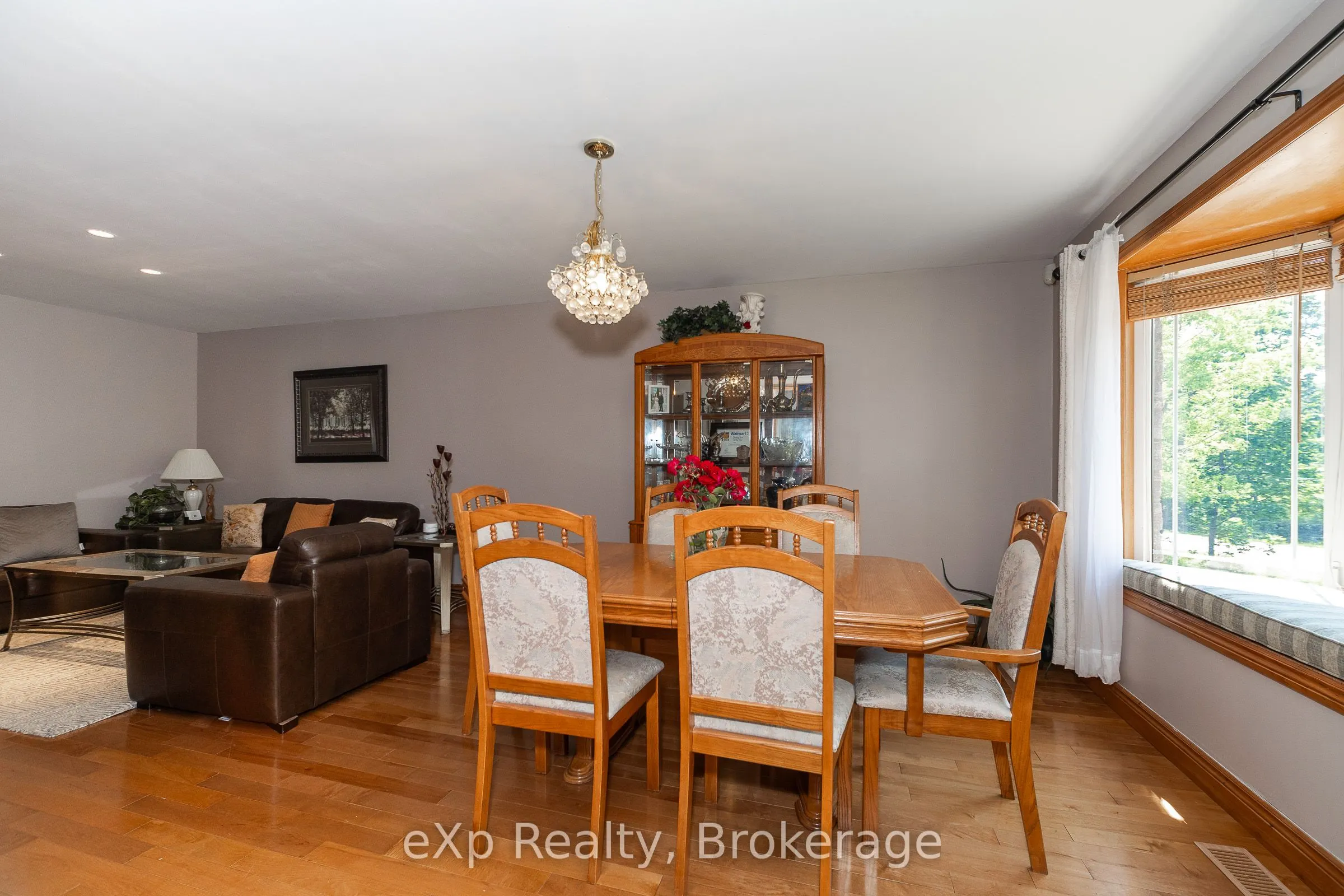 910 26th Street E