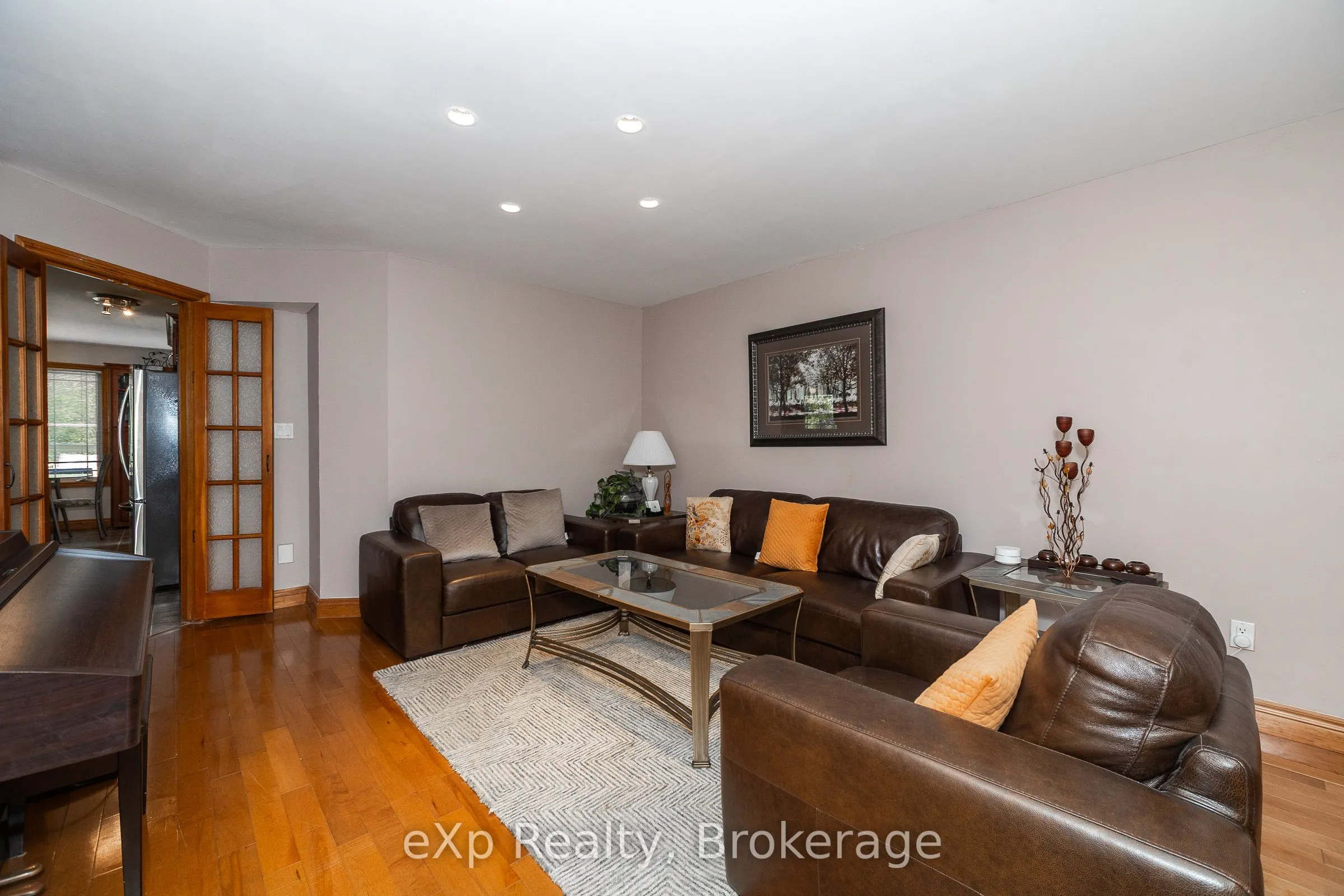 910 26th Street E