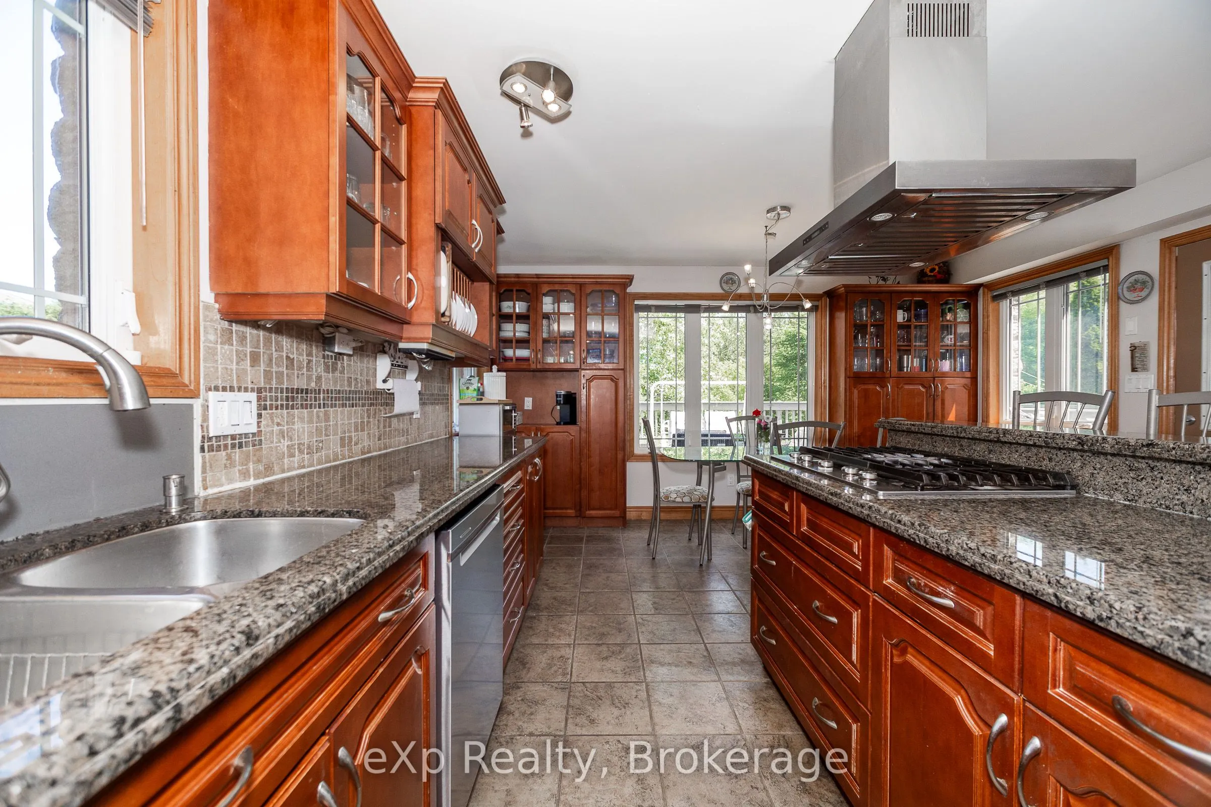 910 26th Street E