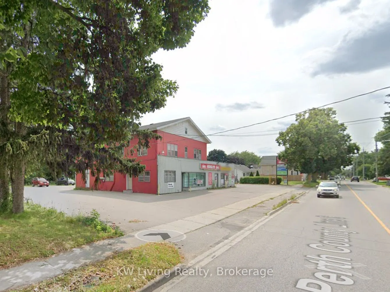472 Queen Street E