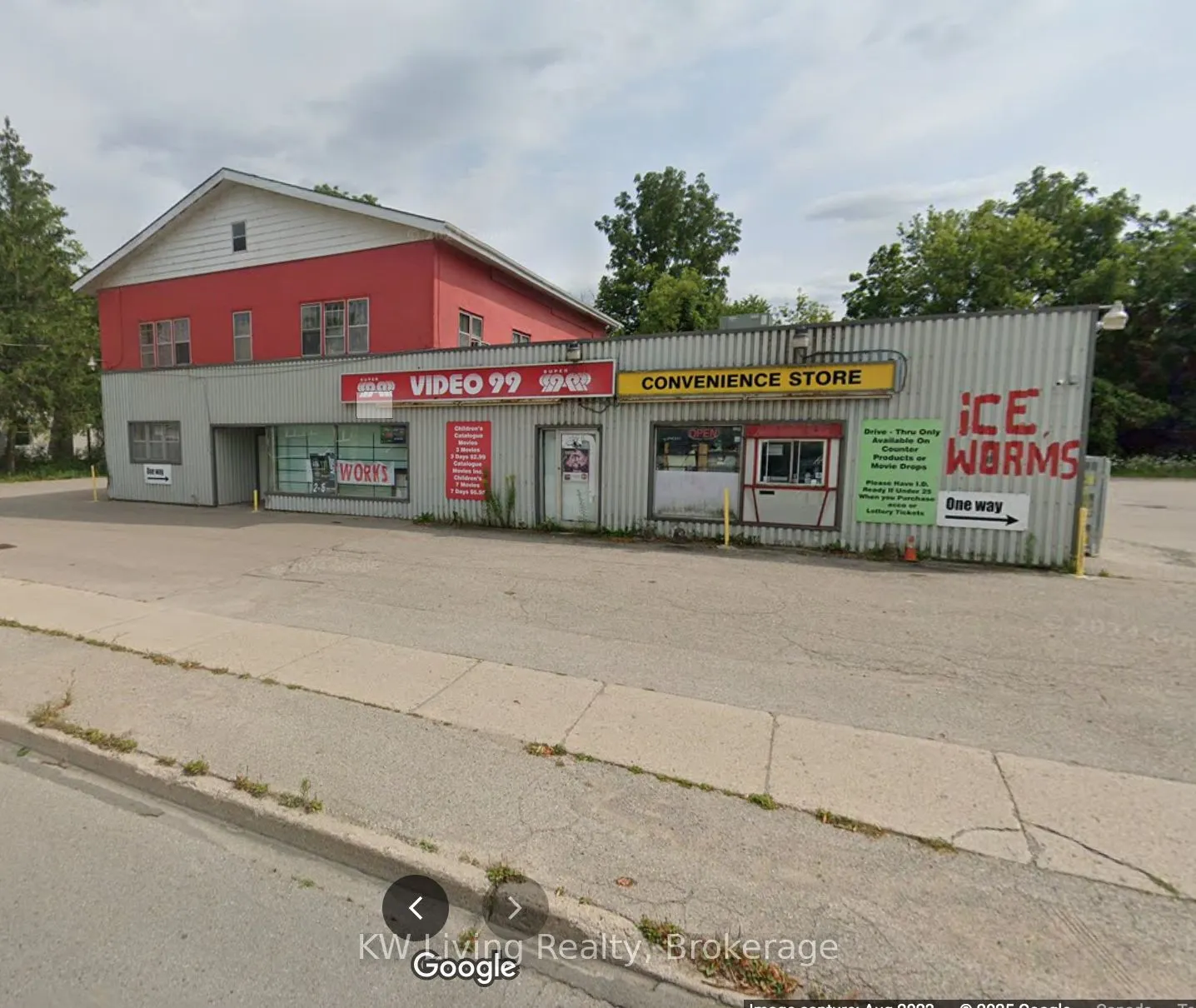 472 Queen Street E