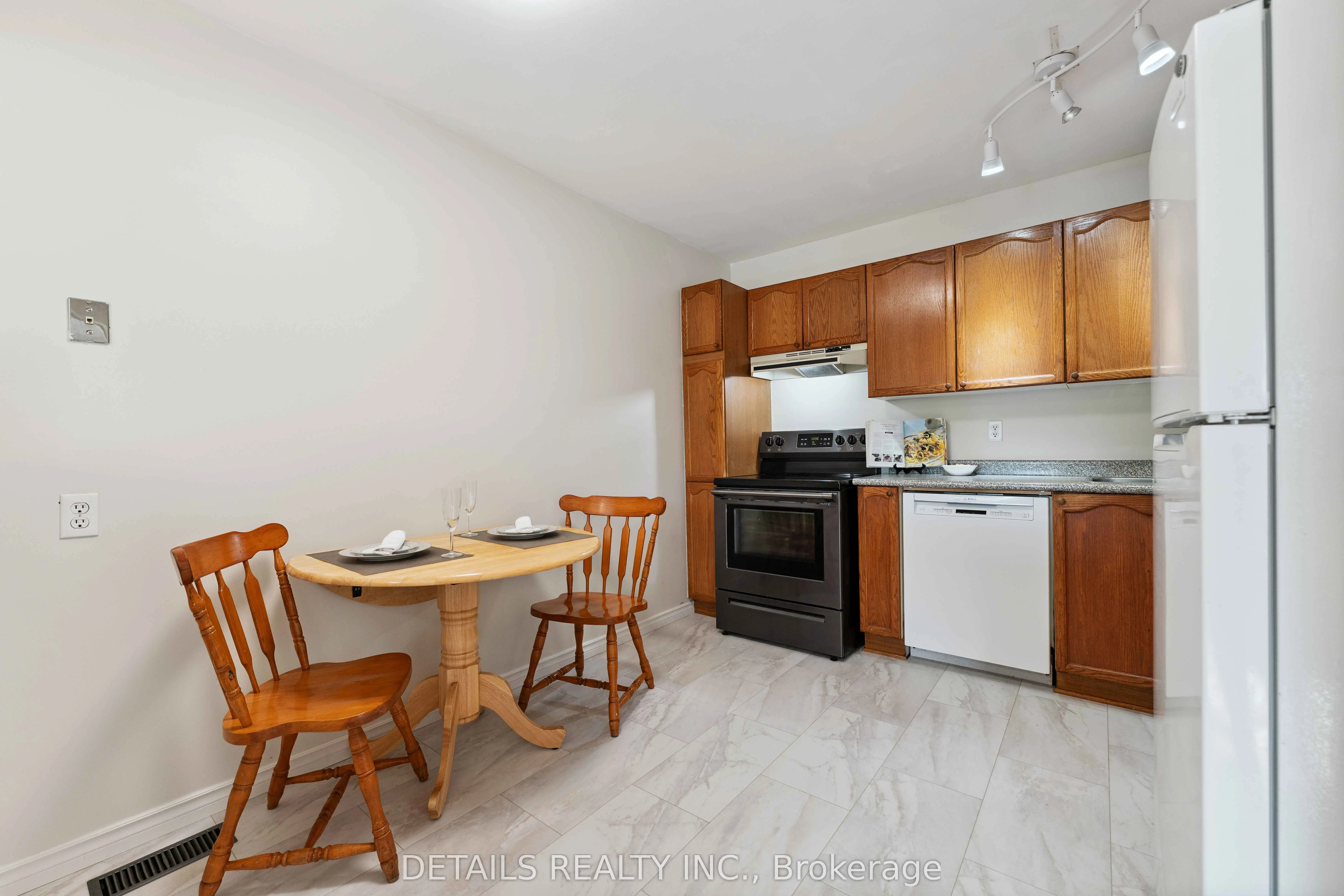 1537 Briarfield Crescent